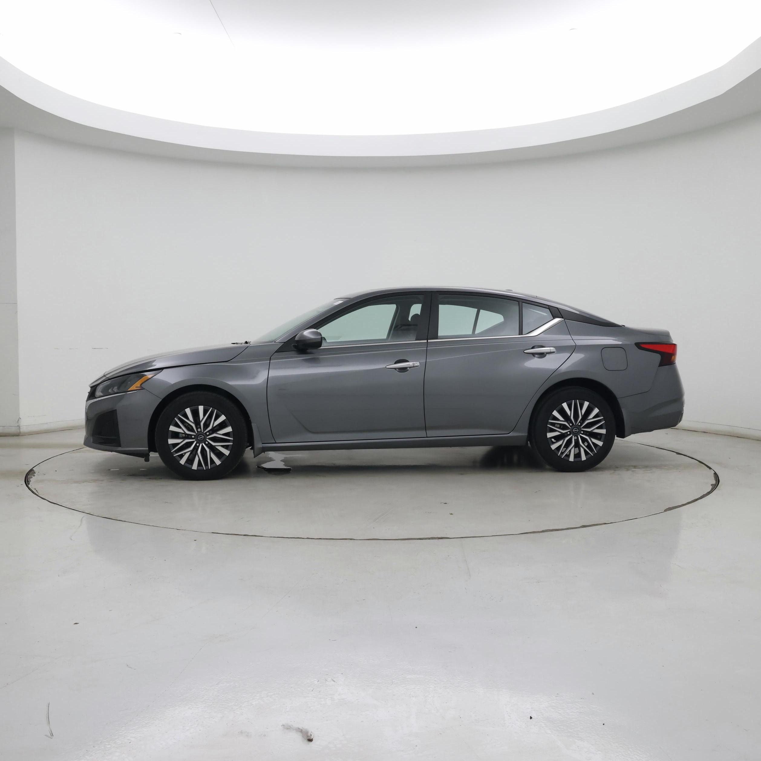 Thumbnail: 2023 Nissan Altima - 3