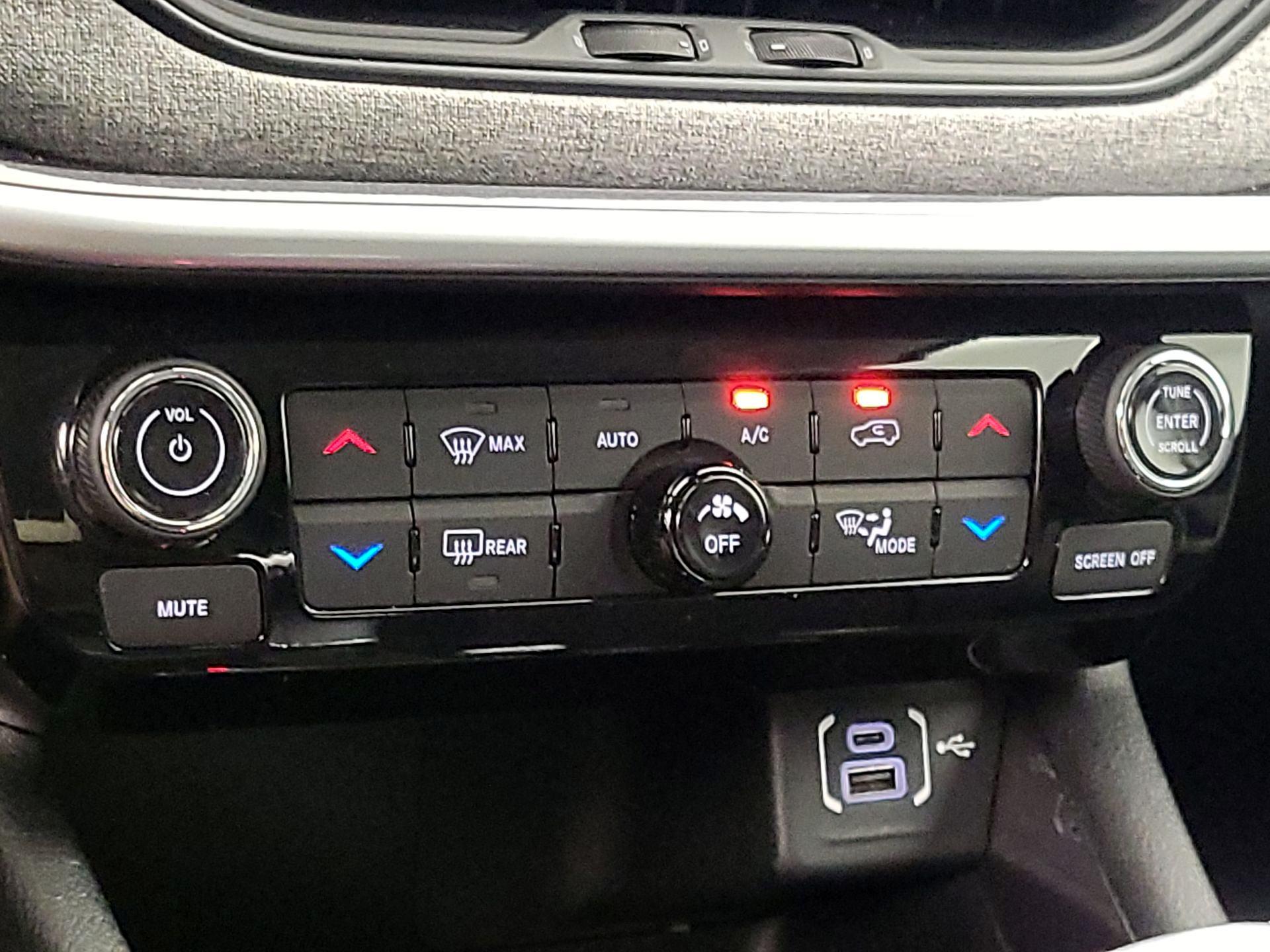 Thumbnail: 2022 Jeep Compass - 16