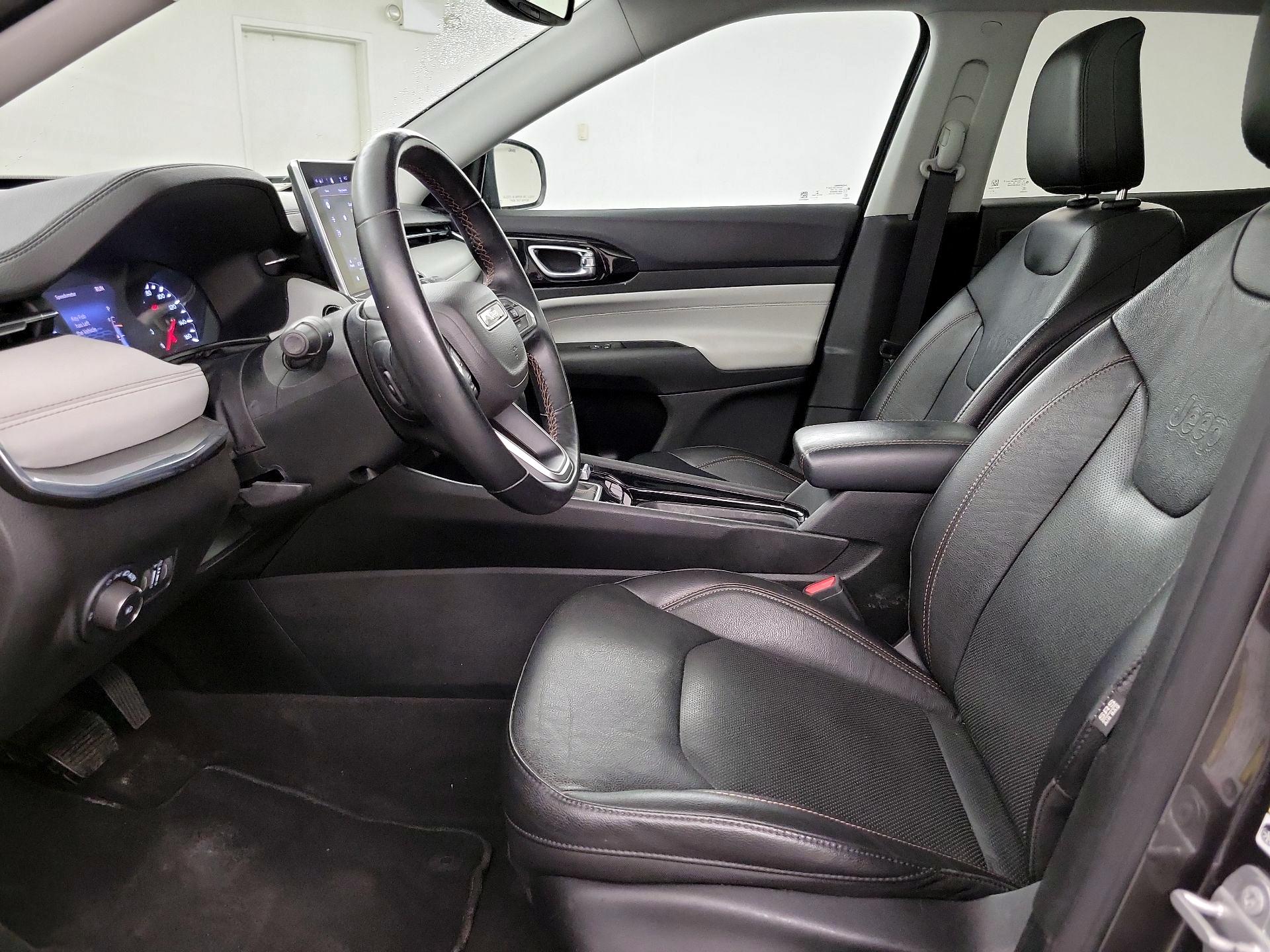 Thumbnail: 2022 Jeep Compass - 11