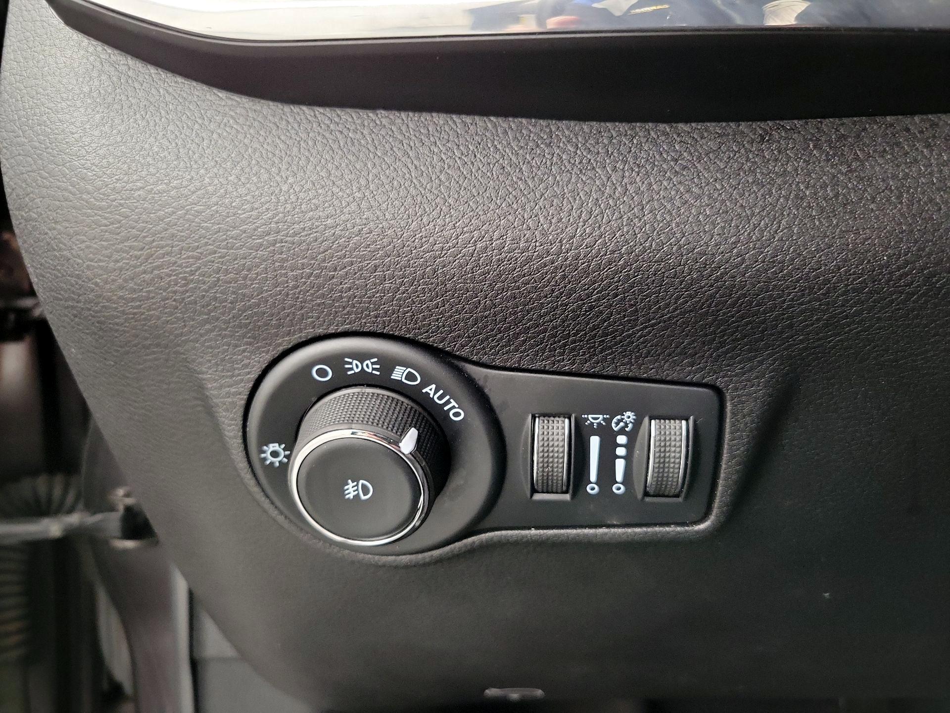 Thumbnail: 2022 Jeep Compass - 13