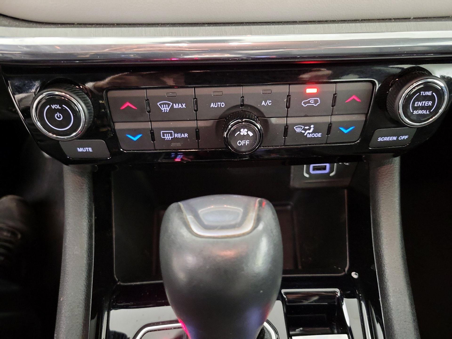 Thumbnail: 2022 Jeep Compass - 16