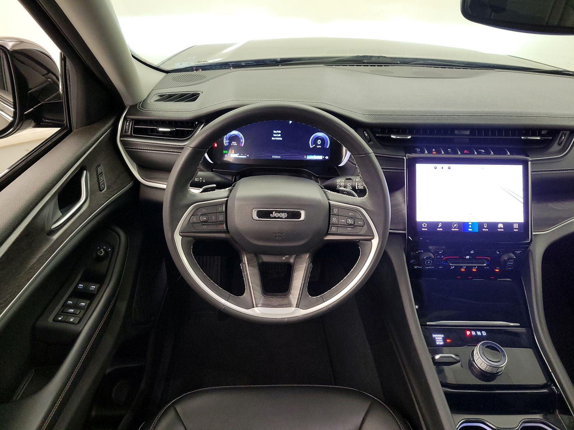 Thumbnail: 2023 Jeep Grand Cherokee - 10