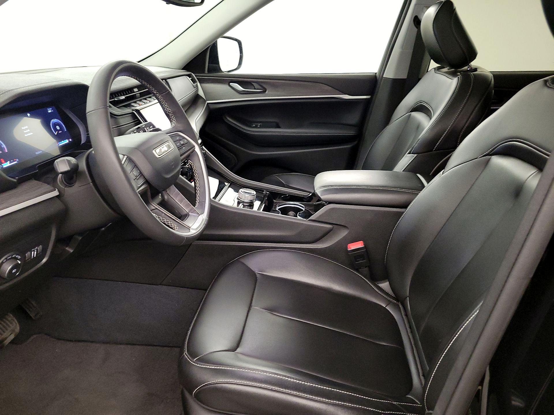 Thumbnail: 2023 Jeep Grand Cherokee - 11