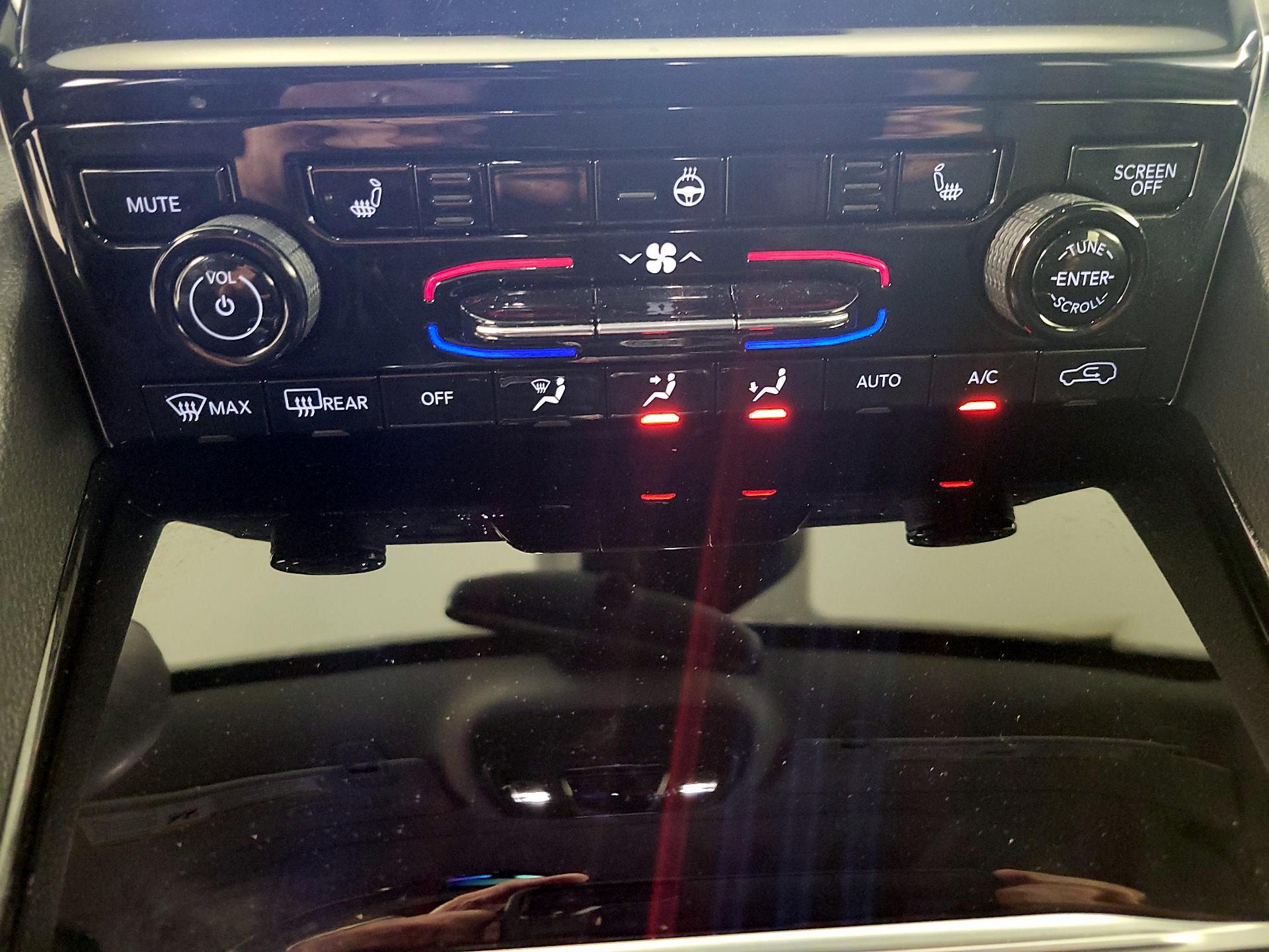 Thumbnail: 2023 Jeep Grand Cherokee - 17