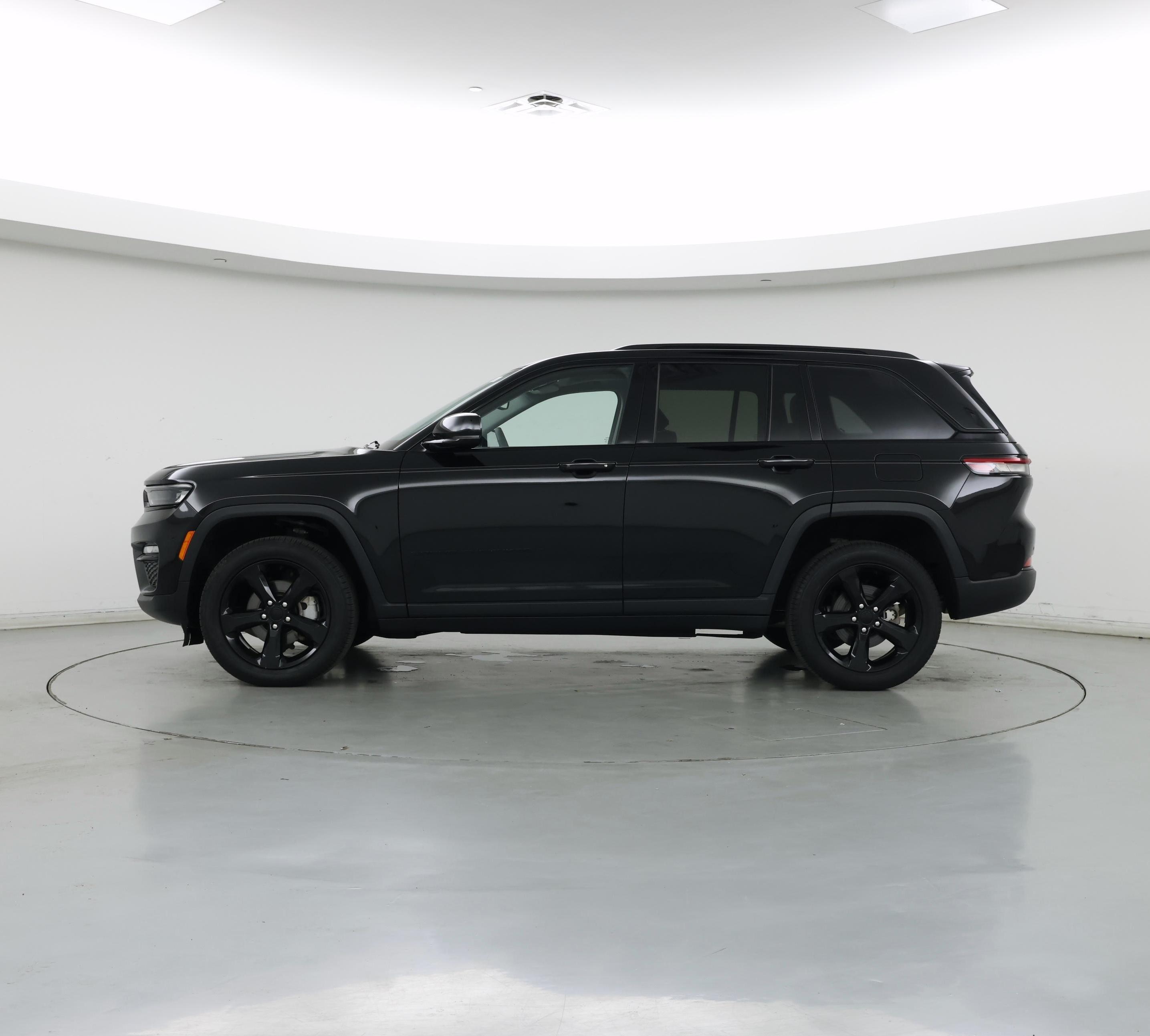 Thumbnail: 2023 Jeep Grand Cherokee - 3