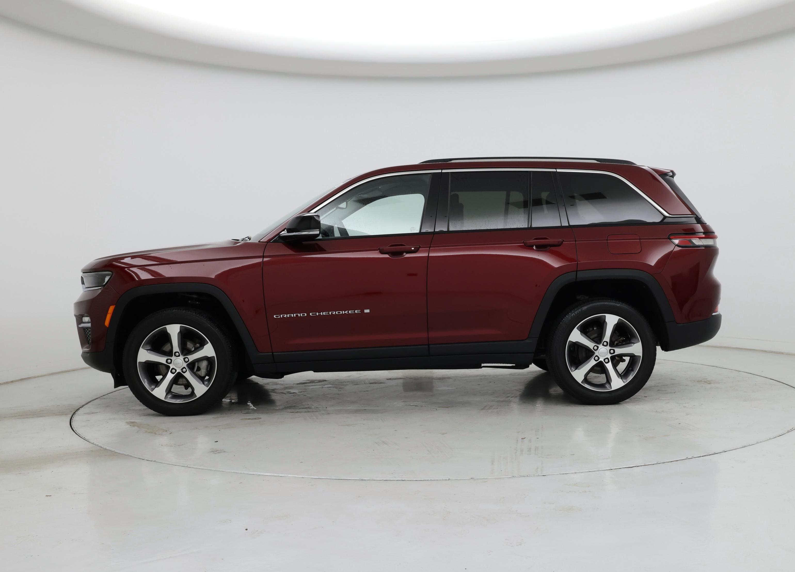 Thumbnail: 2023 Jeep Grand Cherokee - 3