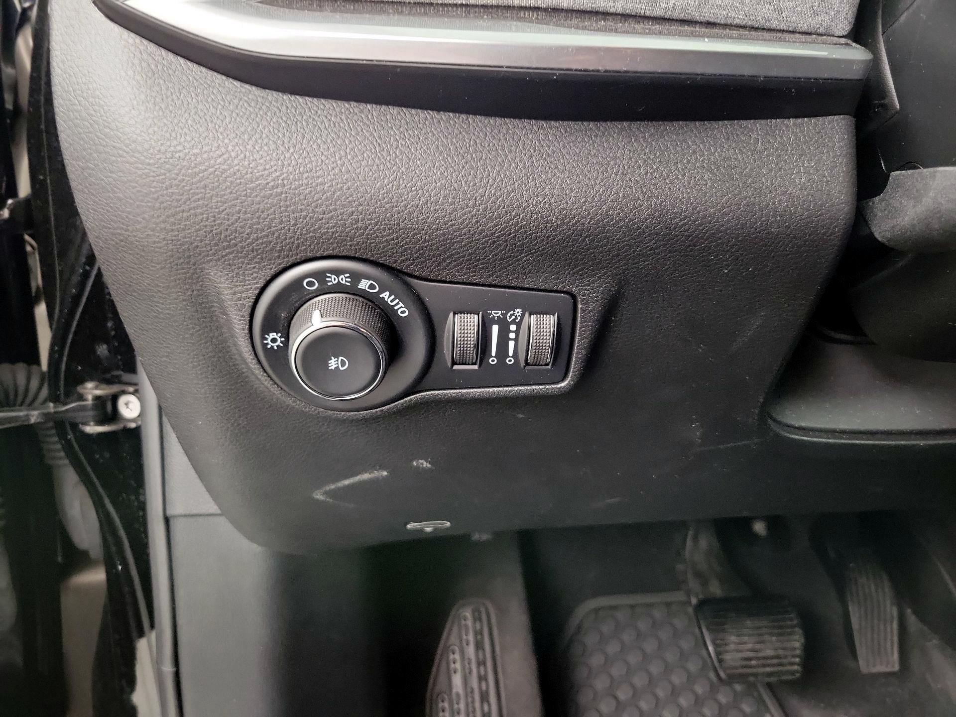 Thumbnail: 2022 Jeep Compass - 13