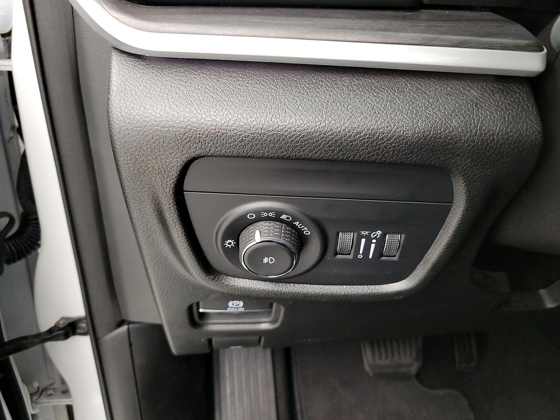 Thumbnail: 2023 Jeep Grand Cherokee - 13