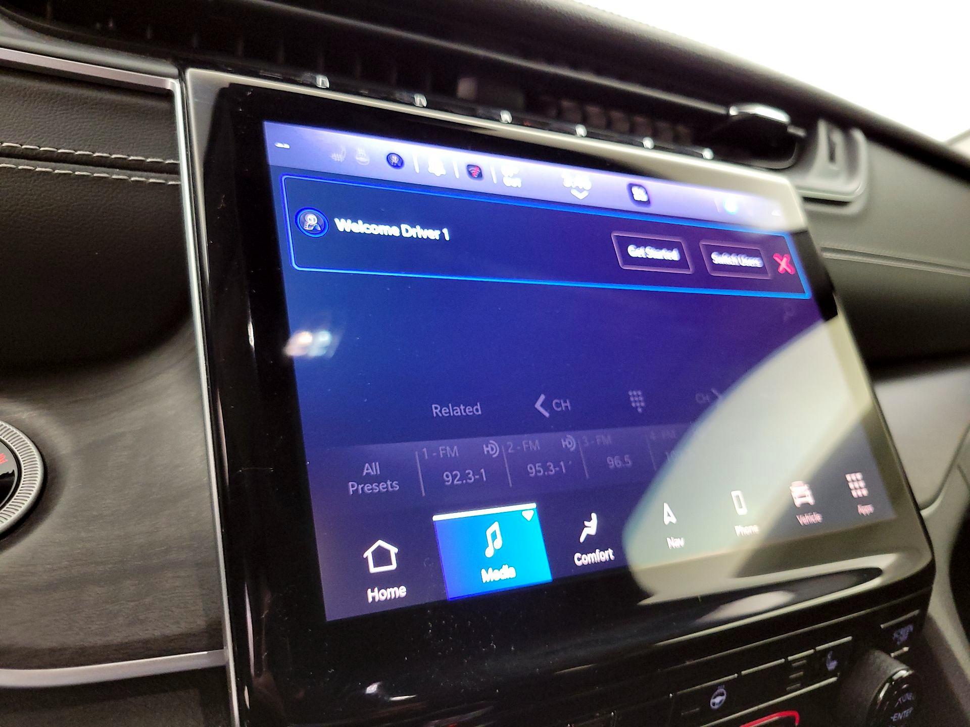 Thumbnail: 2023 Jeep Grand Cherokee - 16