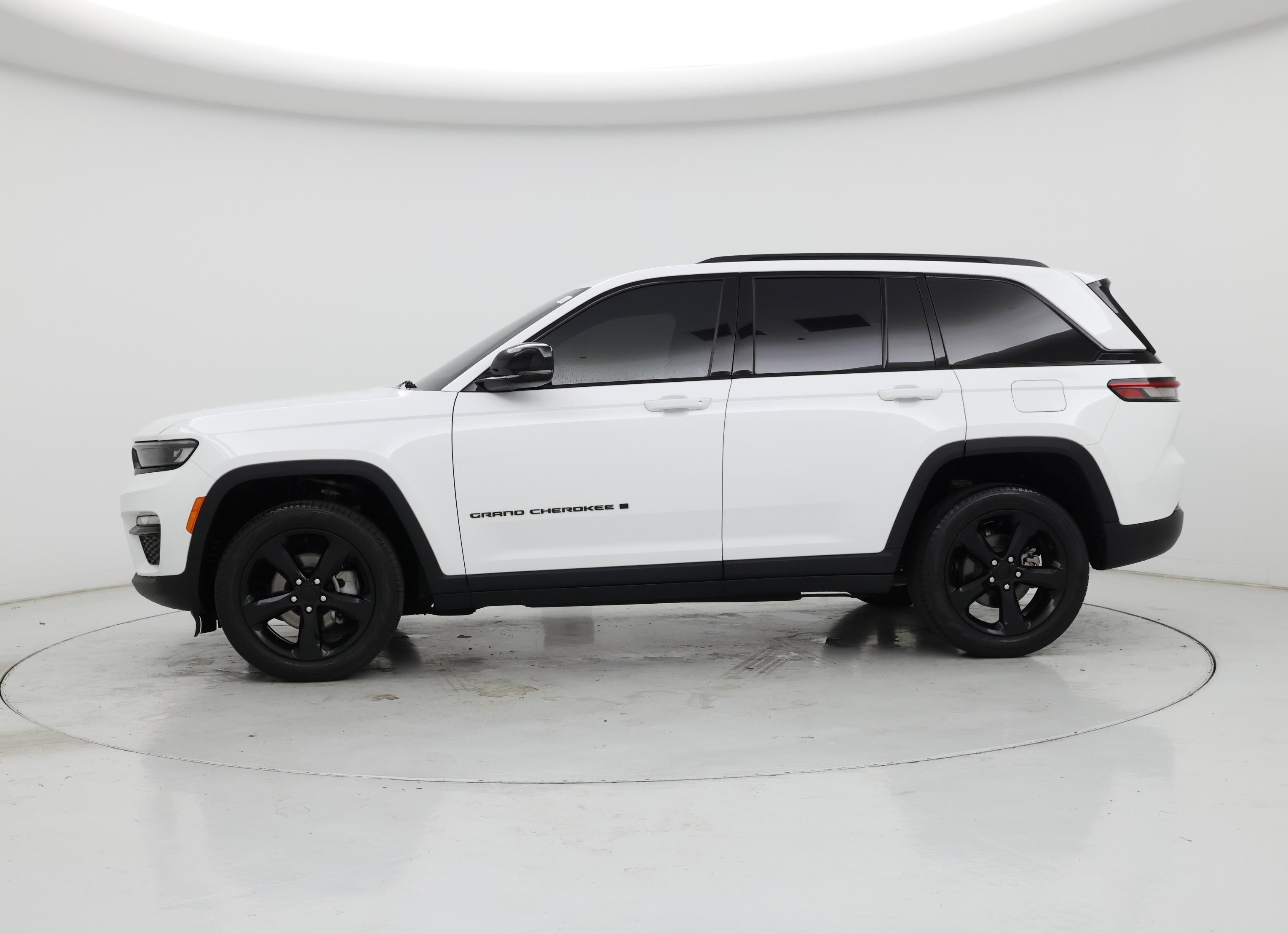 Thumbnail: 2023 Jeep Grand Cherokee - 3
