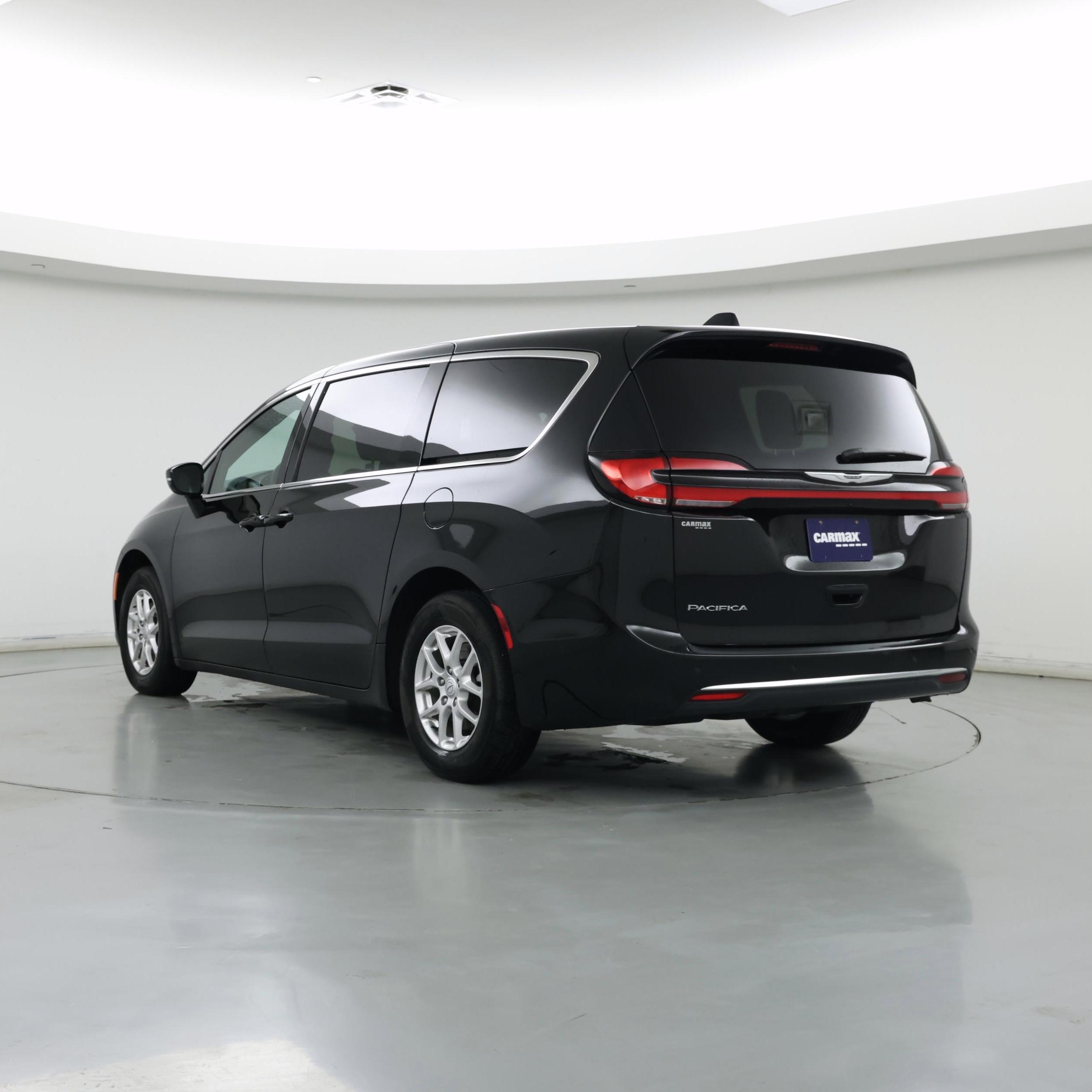 Thumbnail: 2025 Chrysler Pacifica - 2