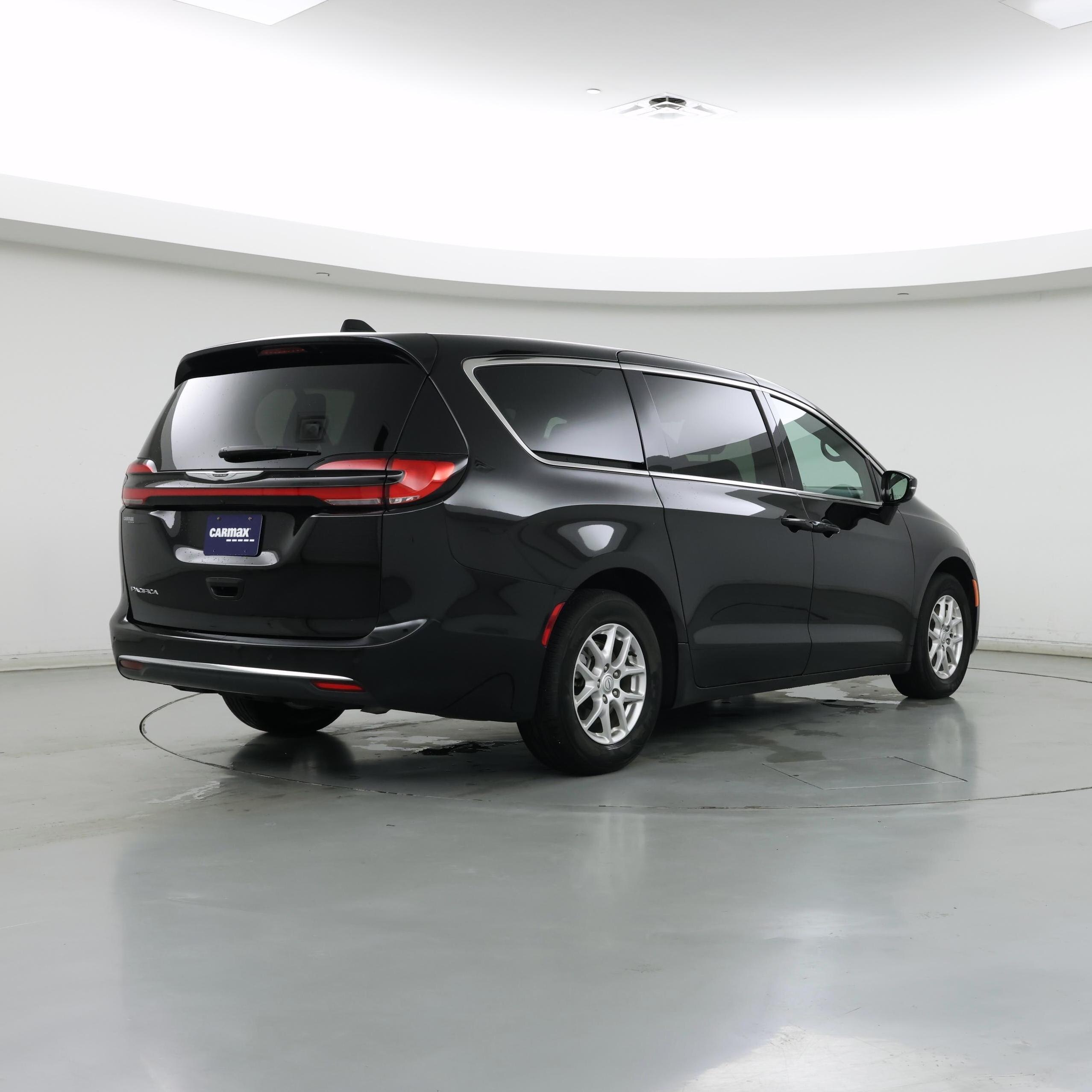 Thumbnail: 2025 Chrysler Pacifica - 8