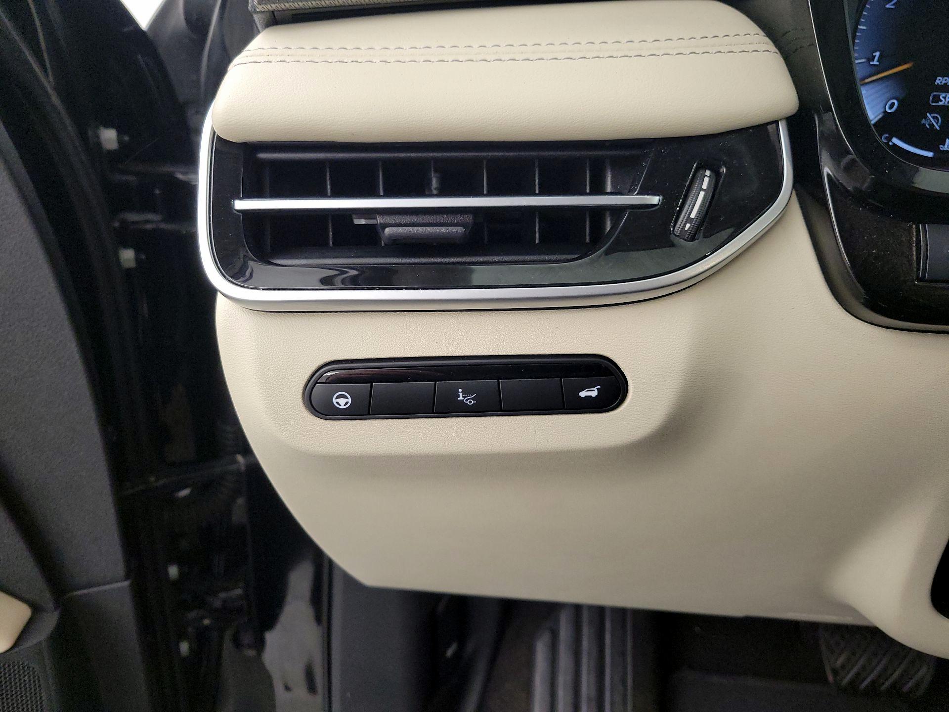 Thumbnail: 2023 INFINITI QX60 - 13