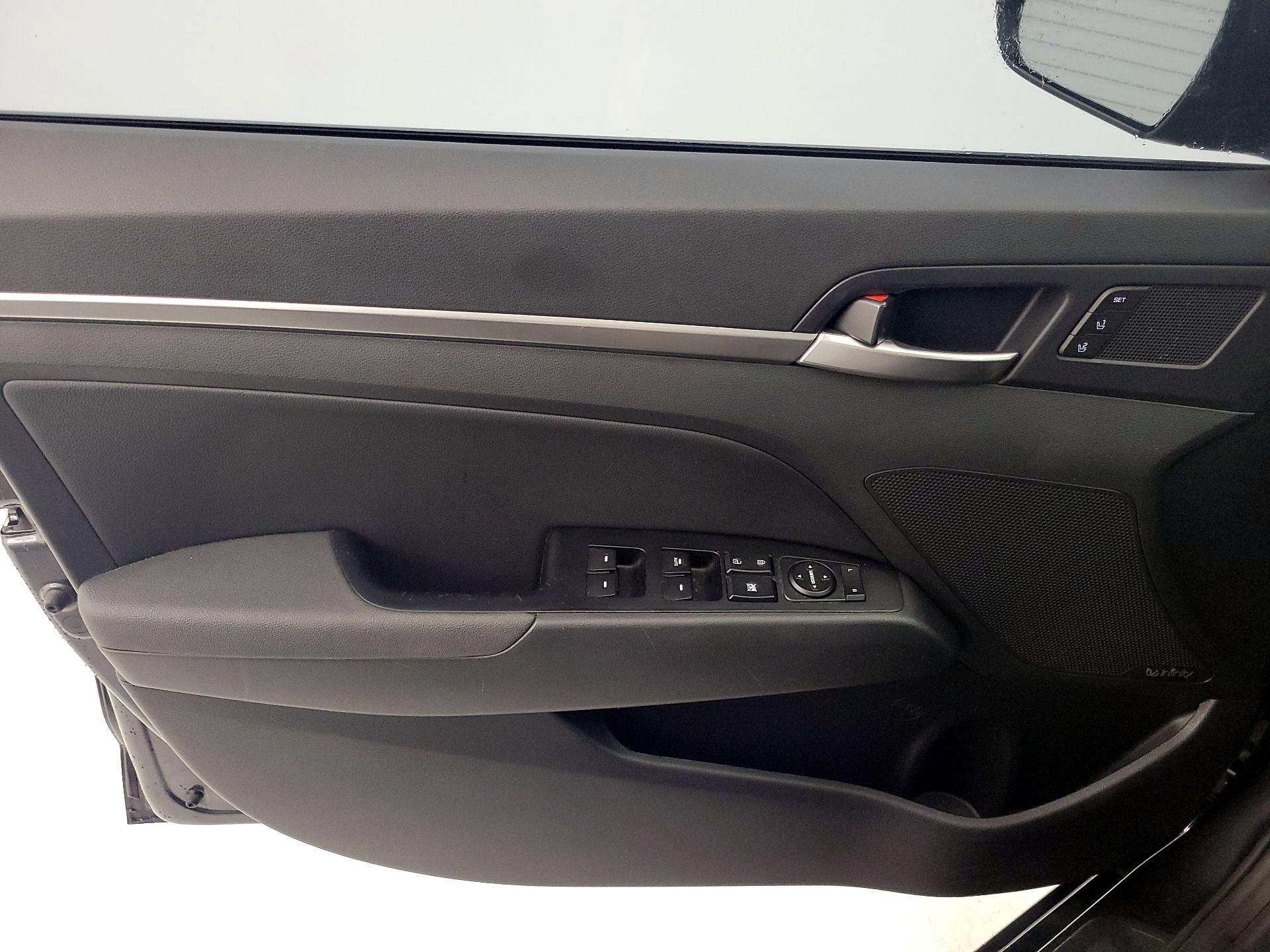 Thumbnail: 2020 Hyundai Elantra - 12