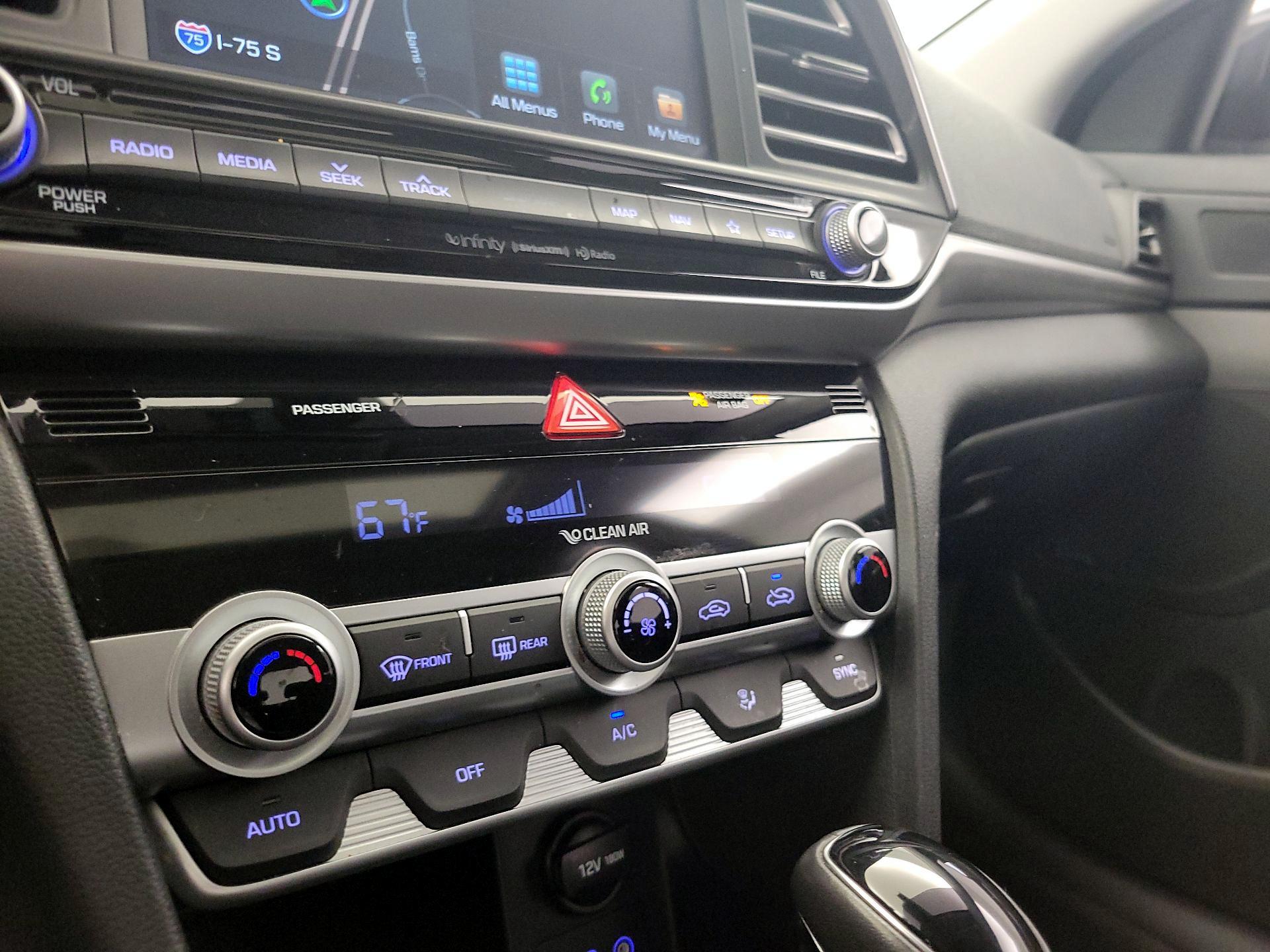 Thumbnail: 2020 Hyundai Elantra - 17