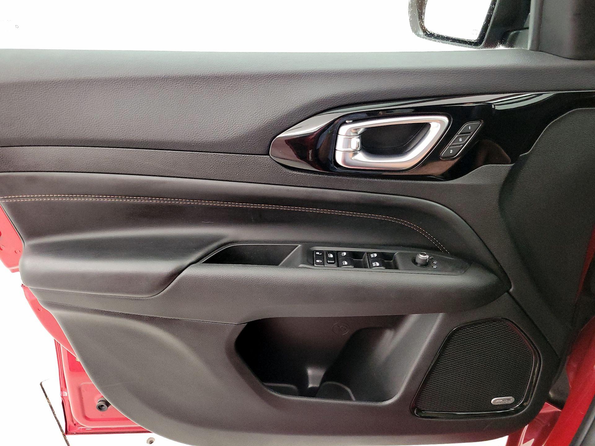 Thumbnail: 2022 Jeep Compass - 12