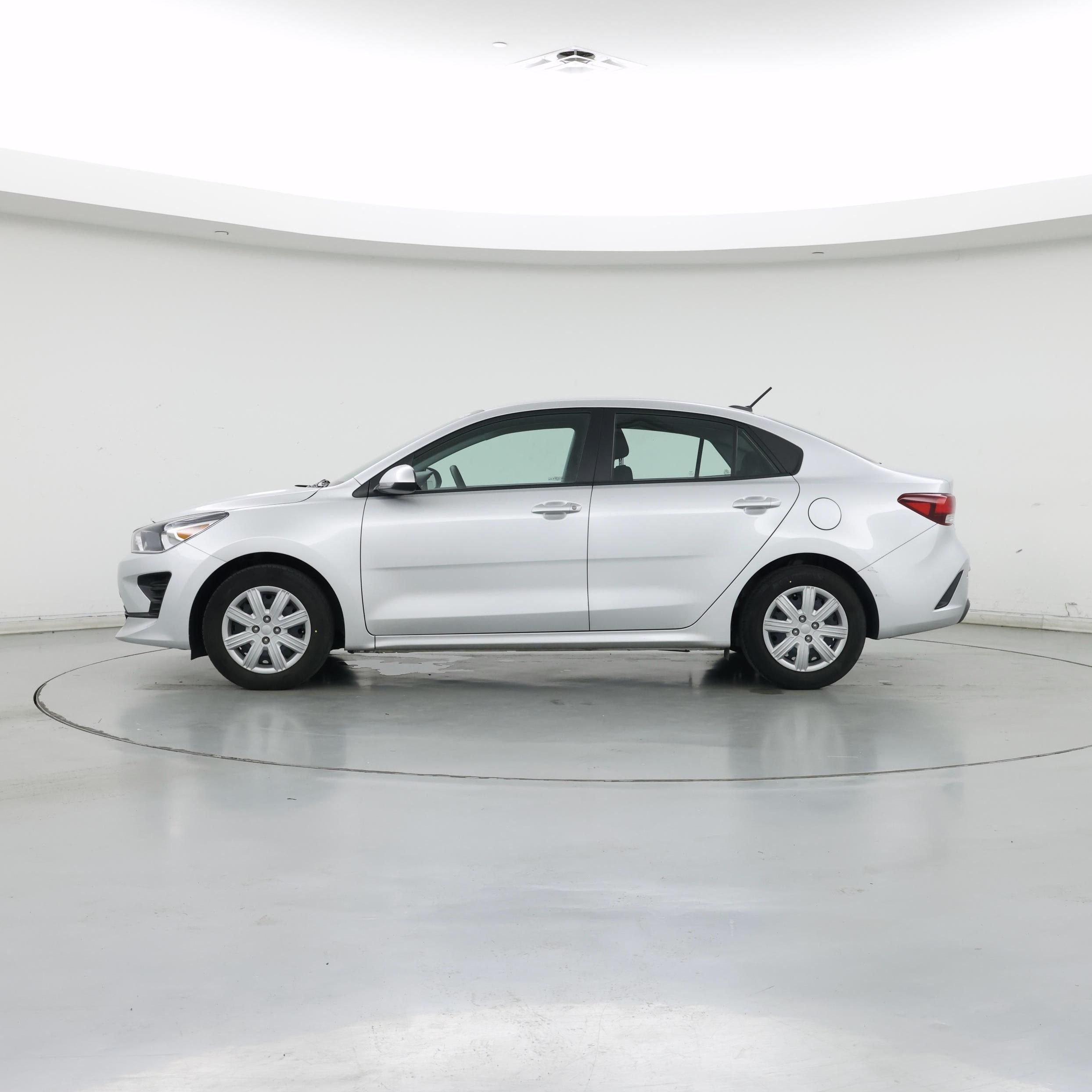 Thumbnail: 2023 Kia Rio - 3