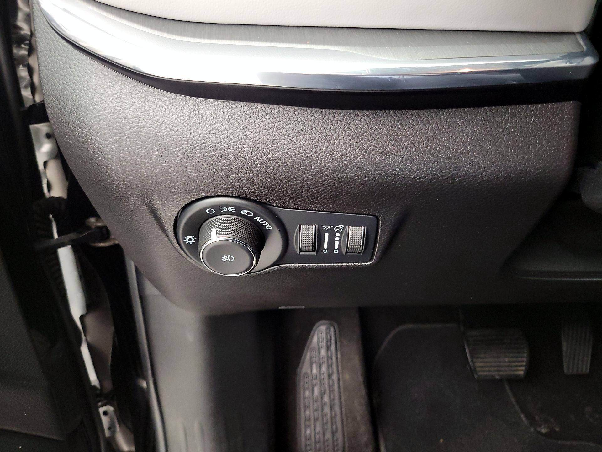 Thumbnail: 2022 Jeep Compass - 13