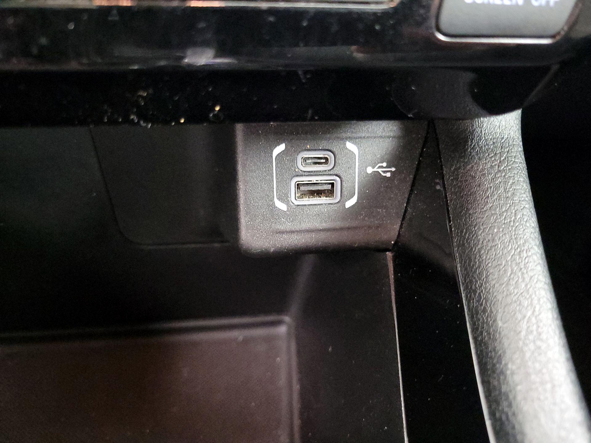 Thumbnail: 2022 Jeep Compass - 18