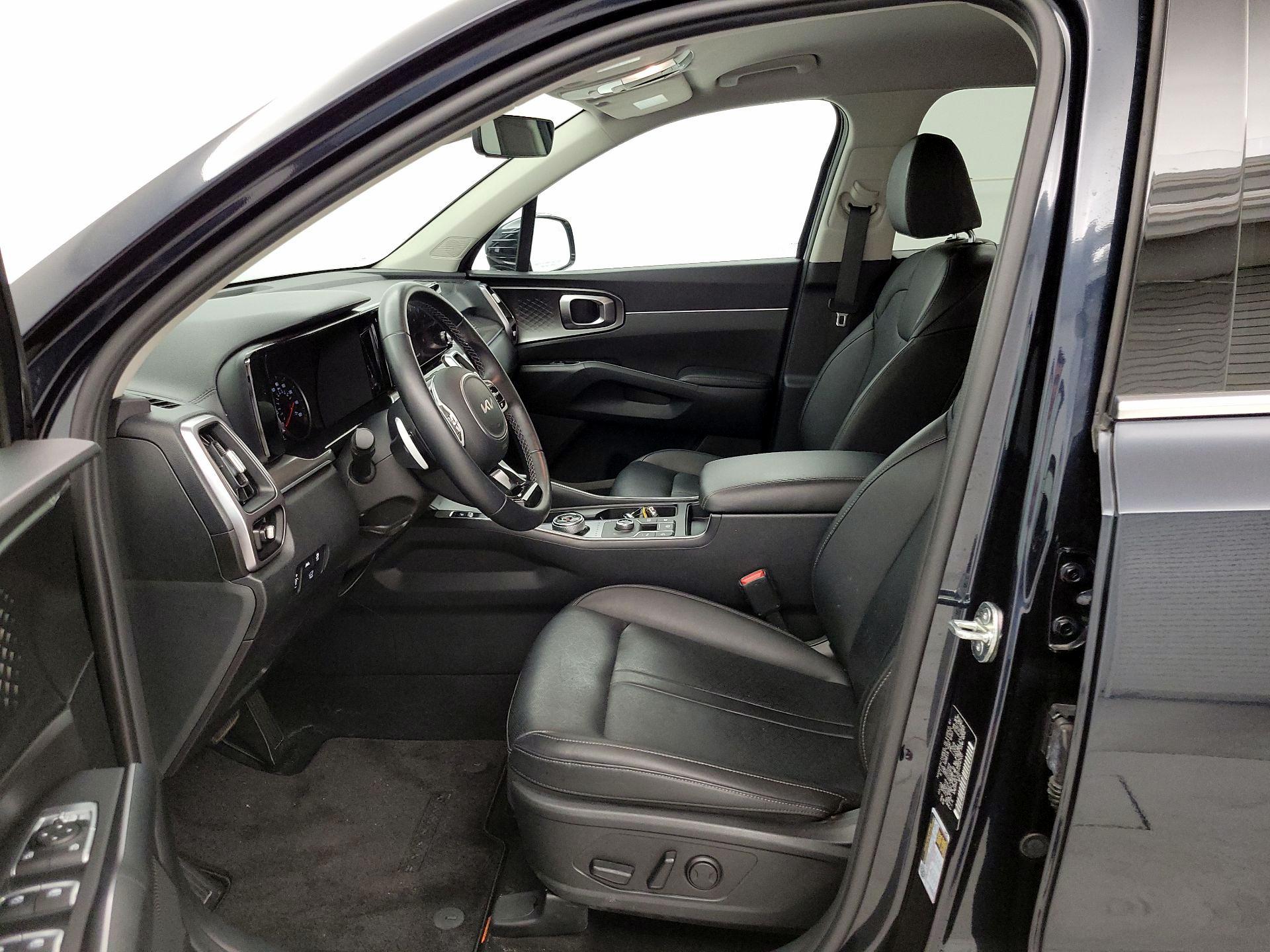 Thumbnail: 2023 Kia Sorento - 11