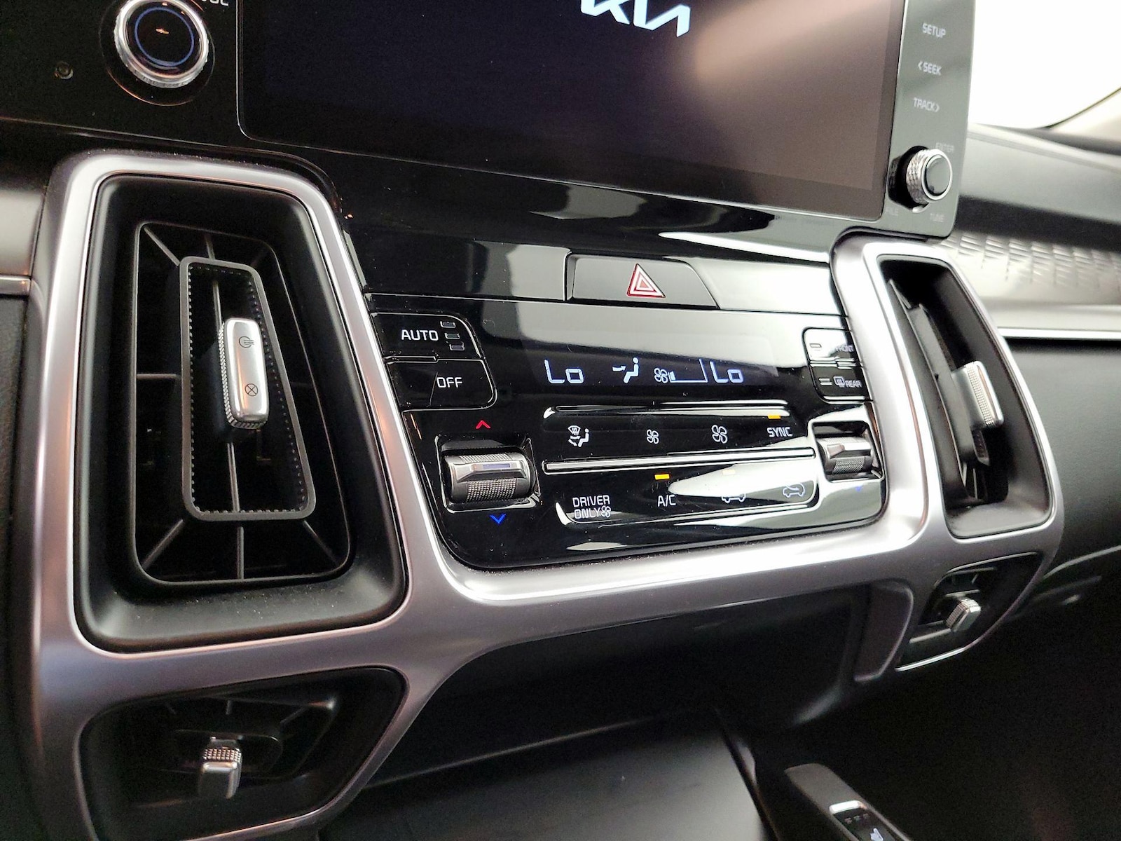 2023 Kia Sorento EX Hybrid - Photo 18