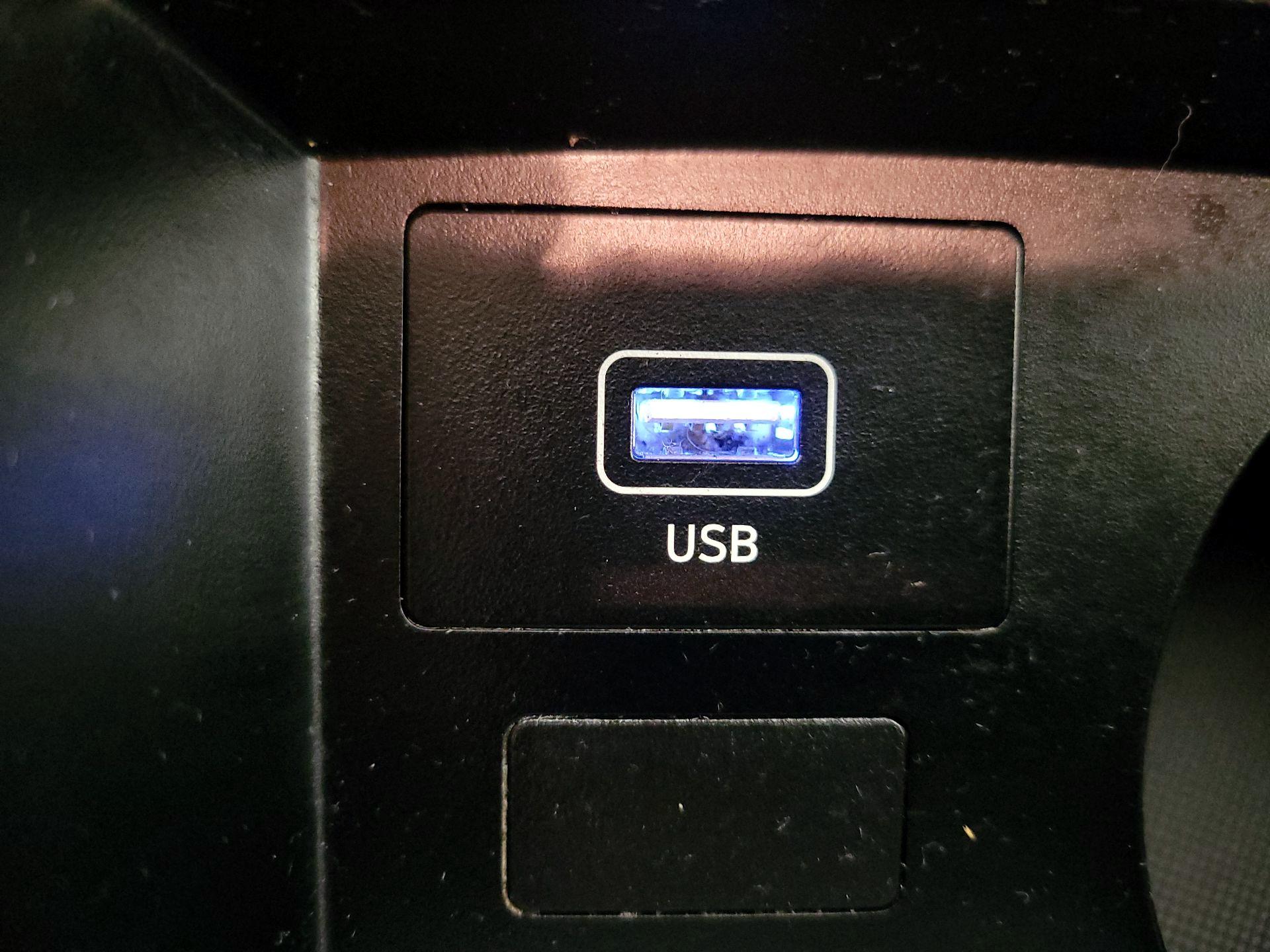 Thumbnail: 2023 Hyundai Santa Fe - 18