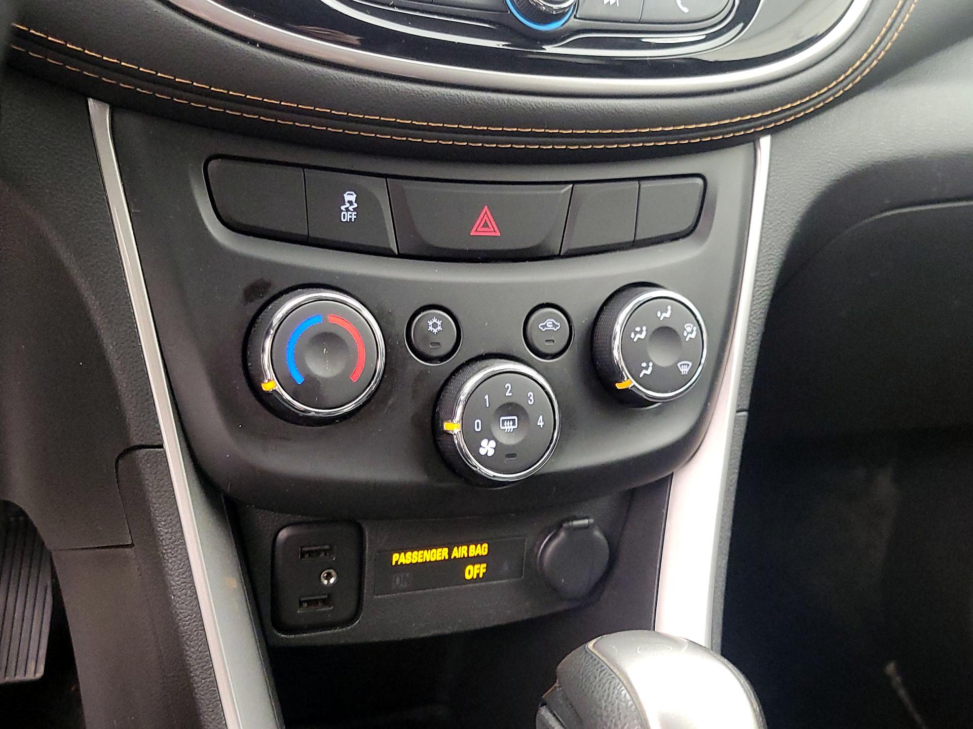 Thumbnail: 2021 Chevrolet Trax - 16