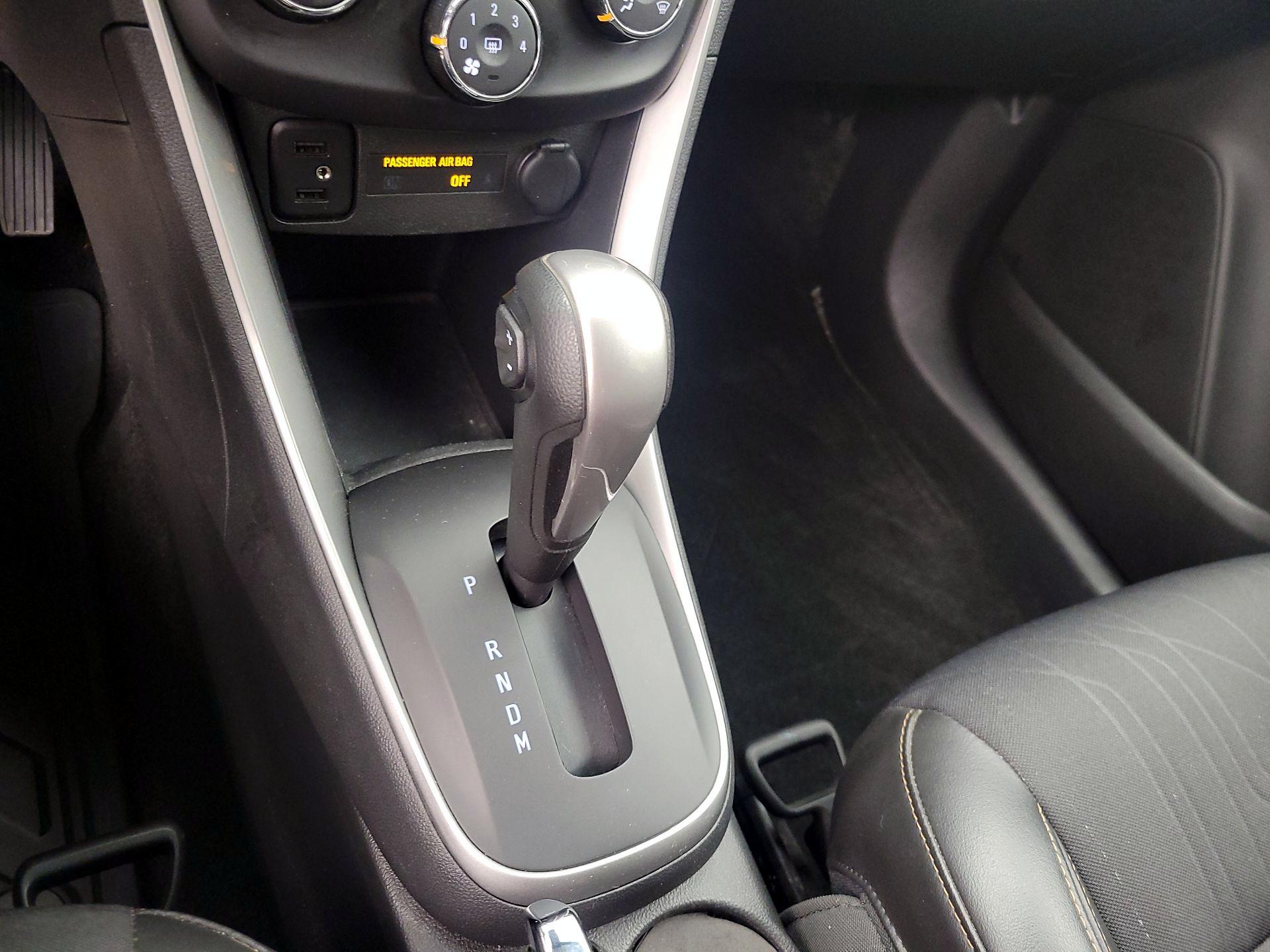 Thumbnail: 2021 Chevrolet Trax - 17