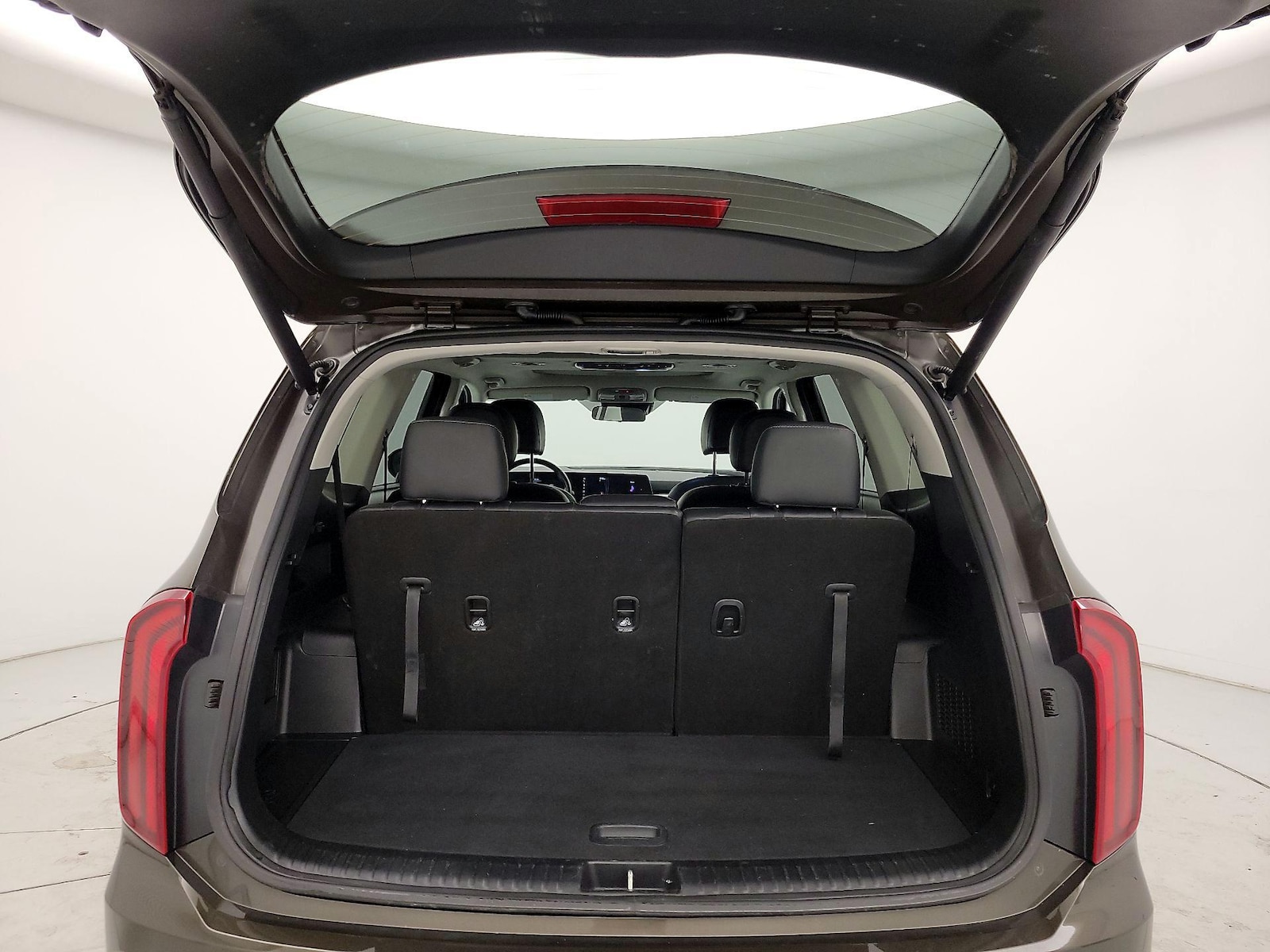 2025 Kia Telluride S - Photo 24