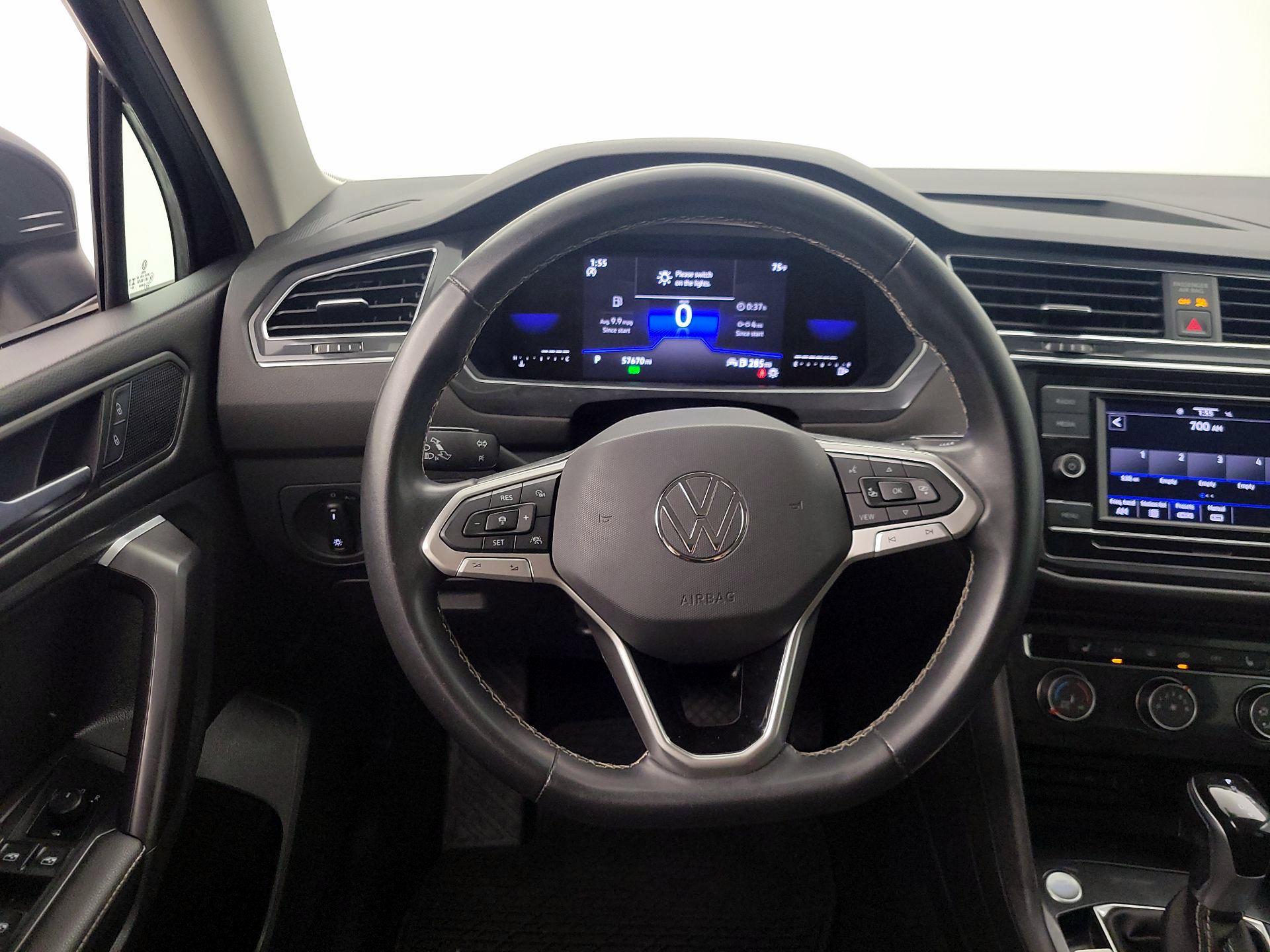 Thumbnail: 2023 Volkswagen Tiguan - 10