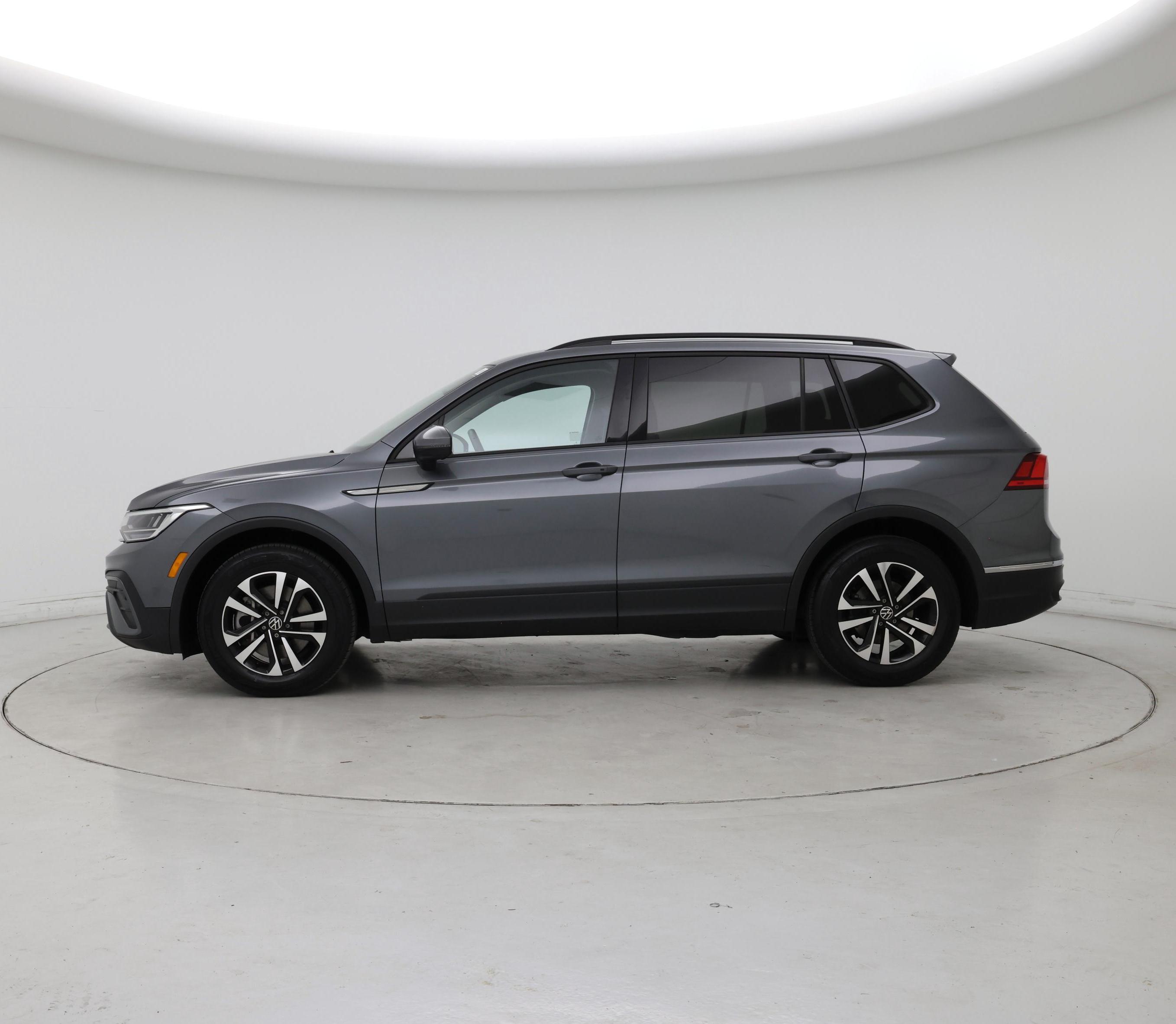 Thumbnail: 2023 Volkswagen Tiguan - 3