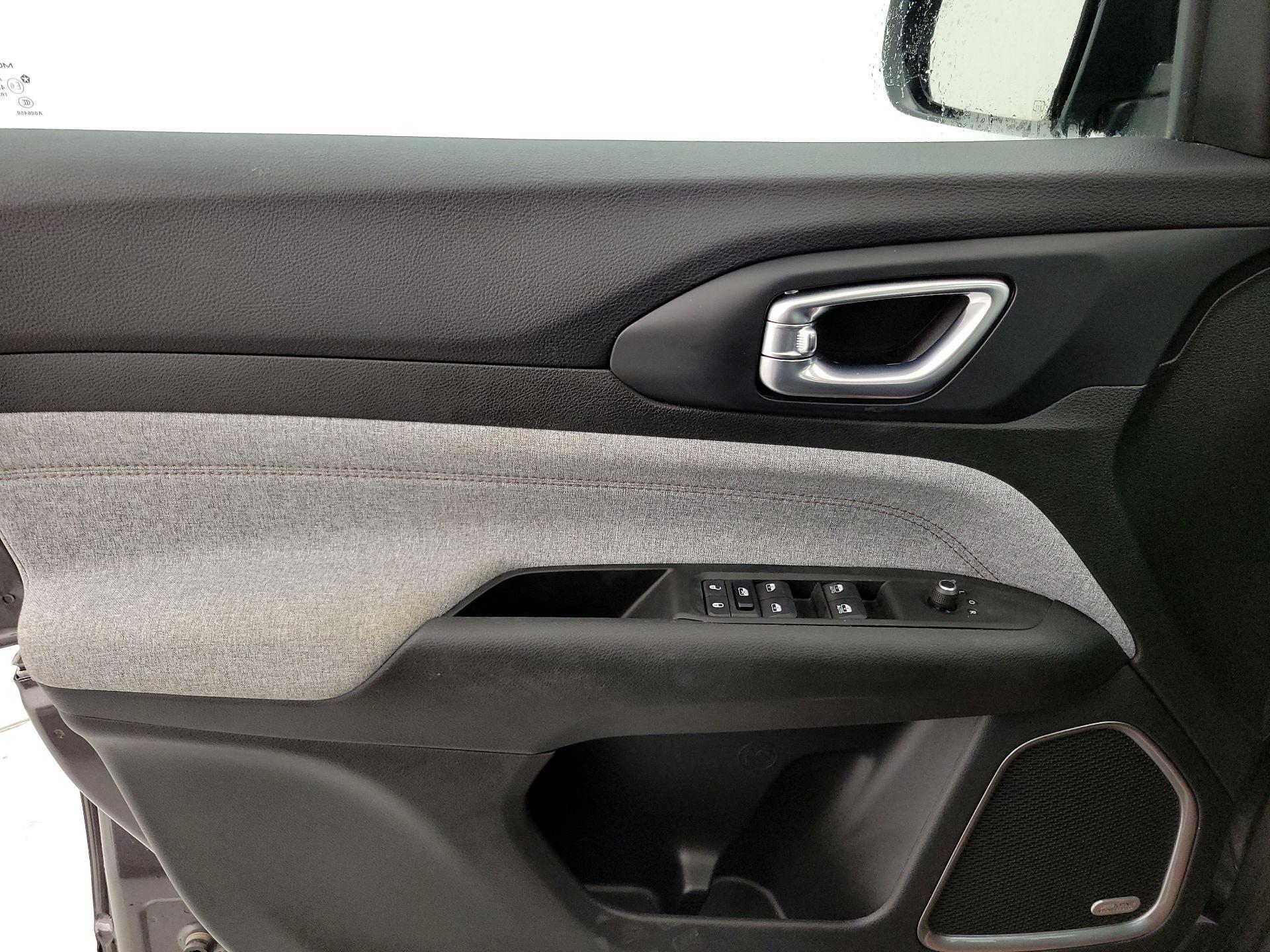 Thumbnail: 2022 Jeep Compass - 12