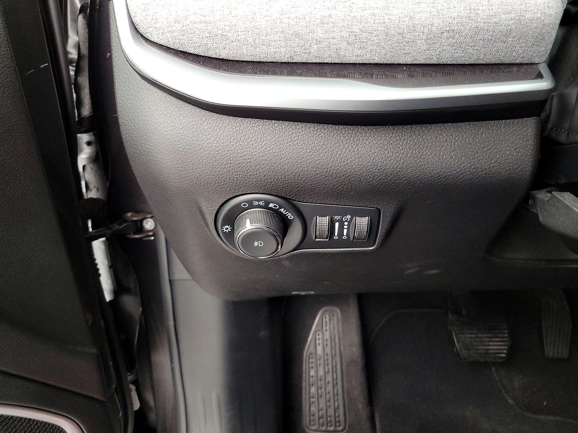 Thumbnail: 2022 Jeep Compass - 13