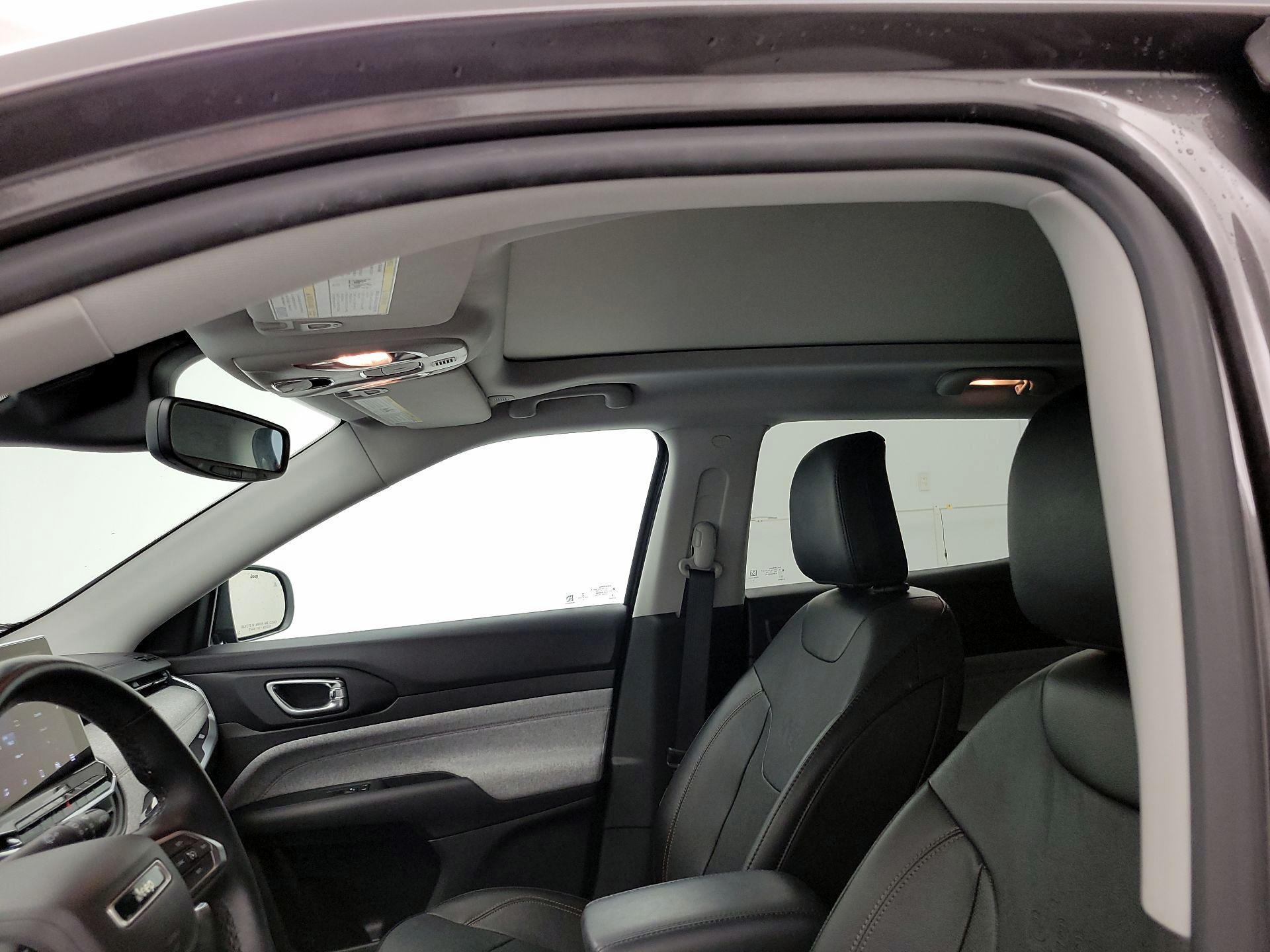 Thumbnail: 2022 Jeep Compass - 19