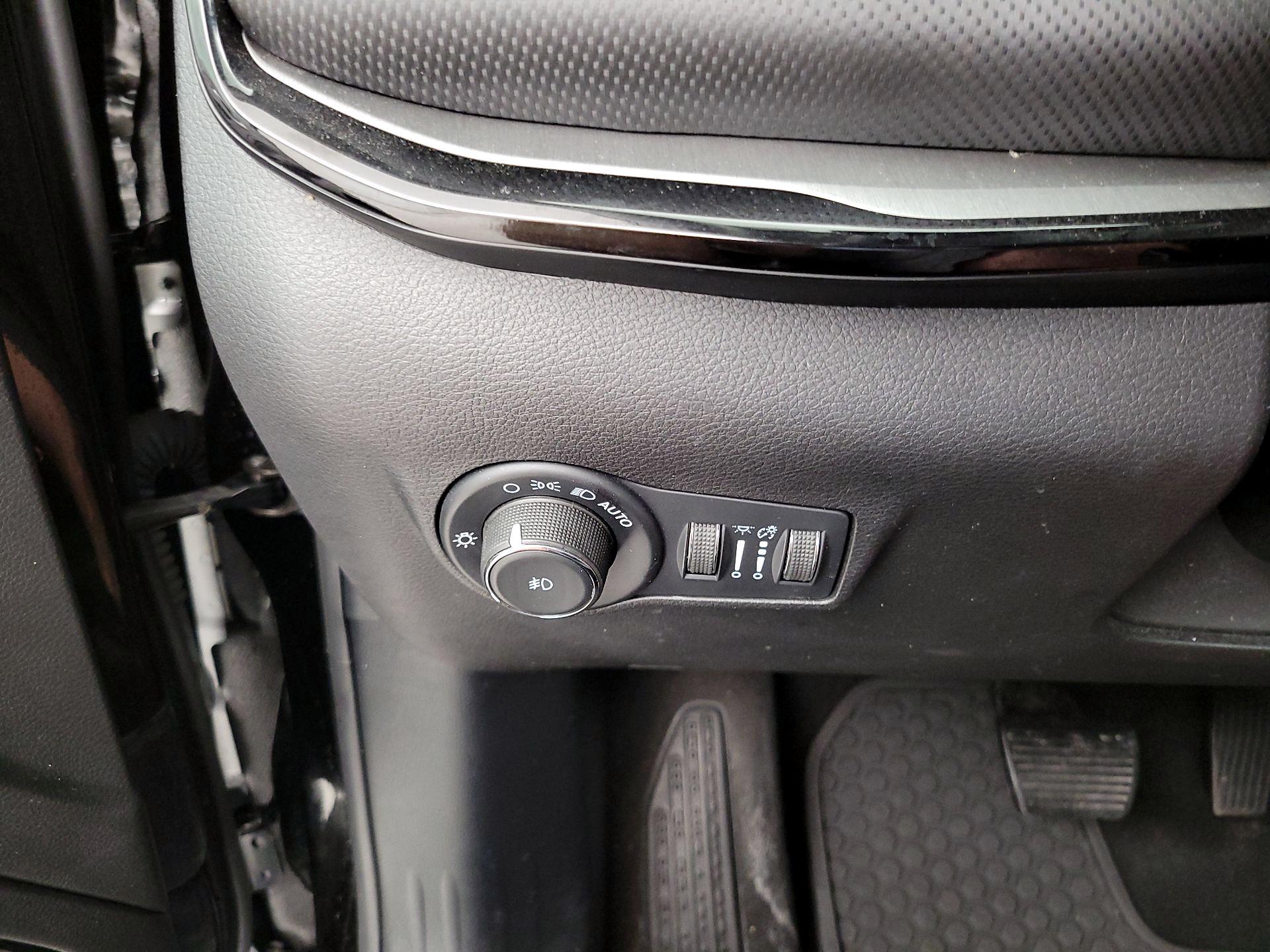 Thumbnail: 2022 Jeep Compass - 13