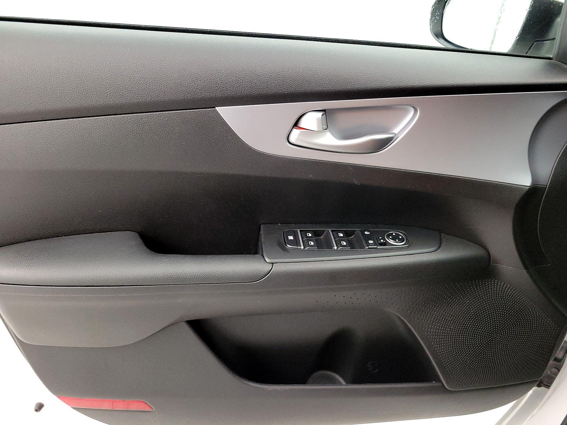 Thumbnail: 2023 Kia Forte - 12