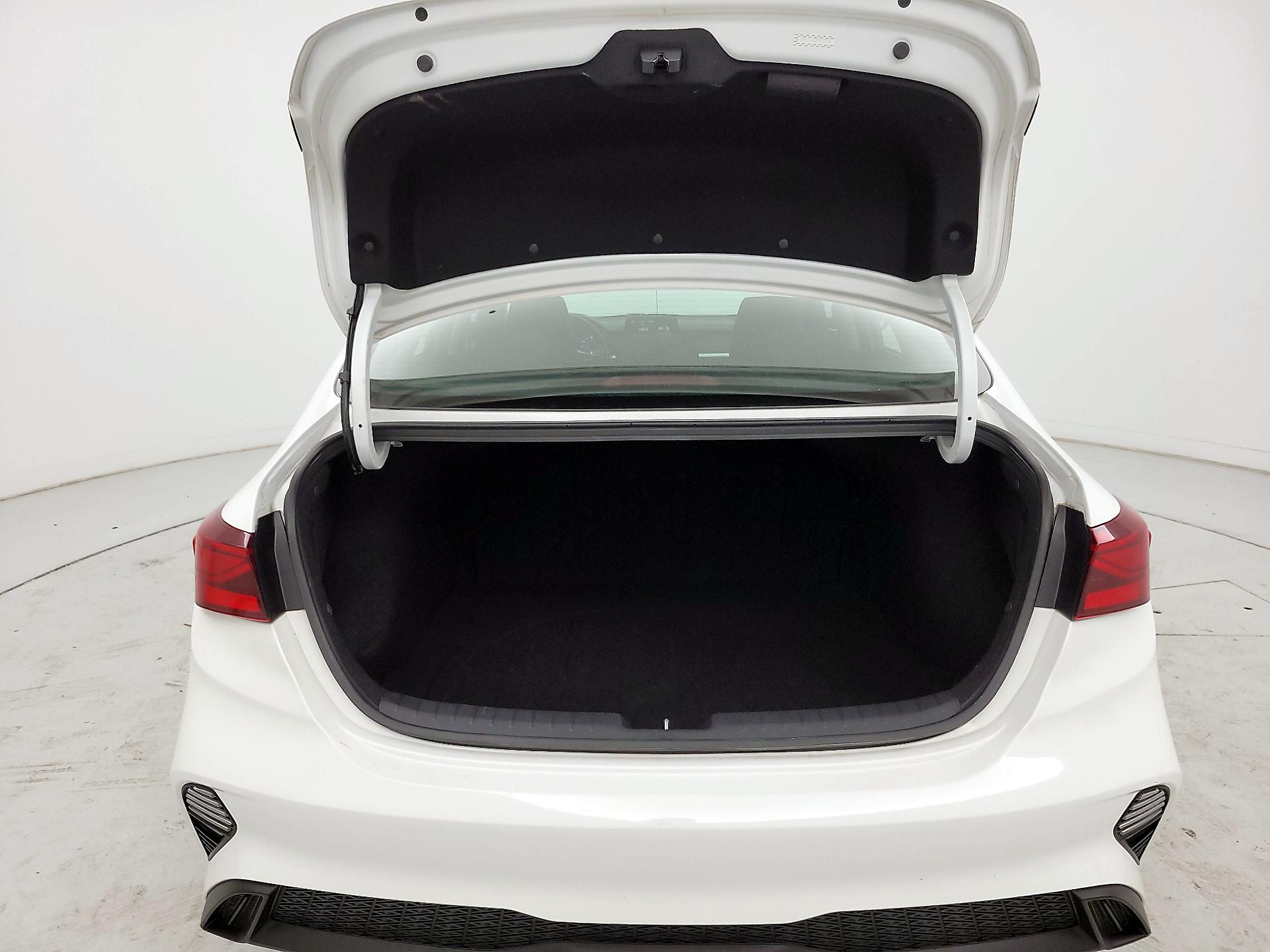 Thumbnail: 2023 Kia Forte - 20