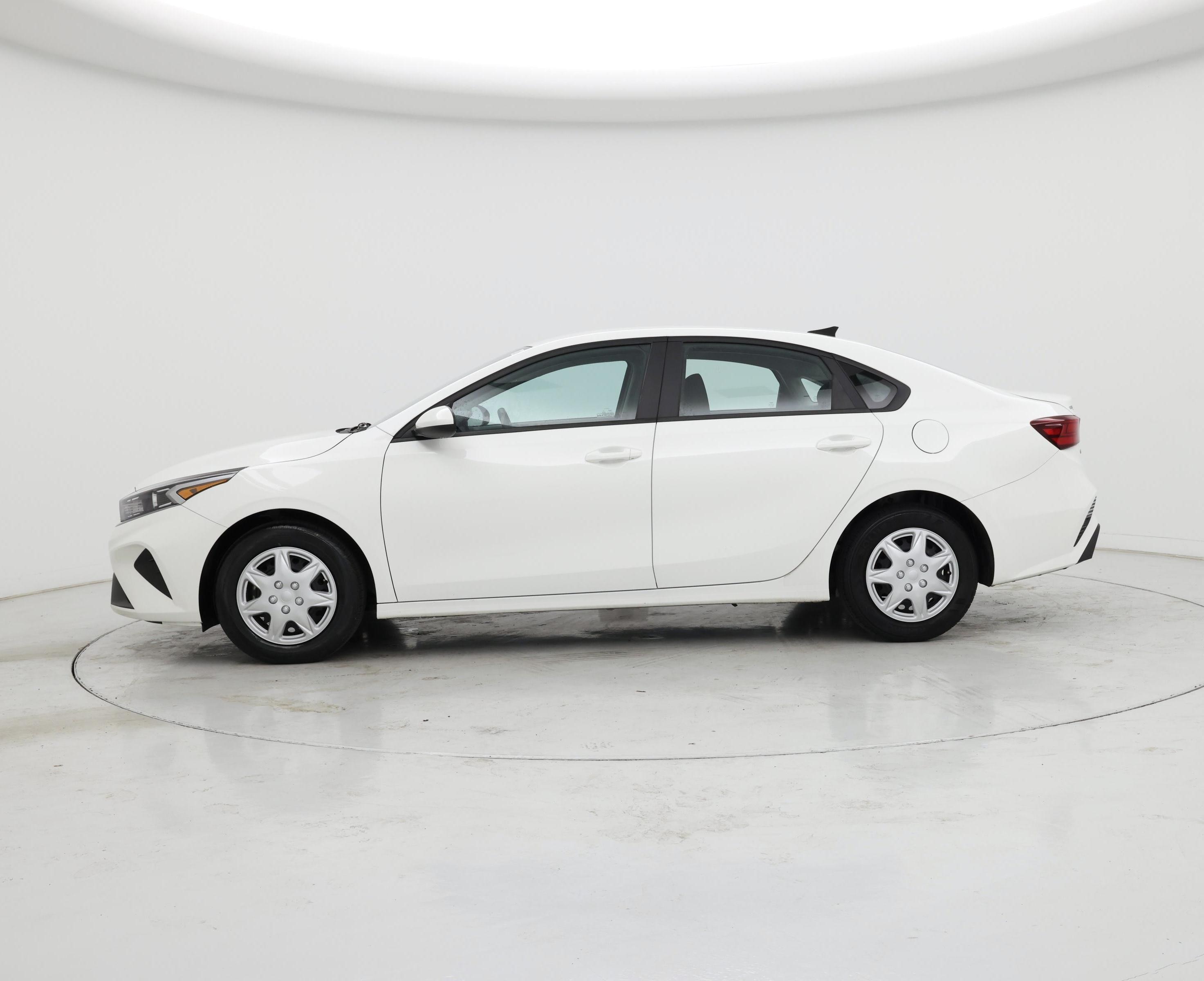 Thumbnail: 2023 Kia Forte - 3