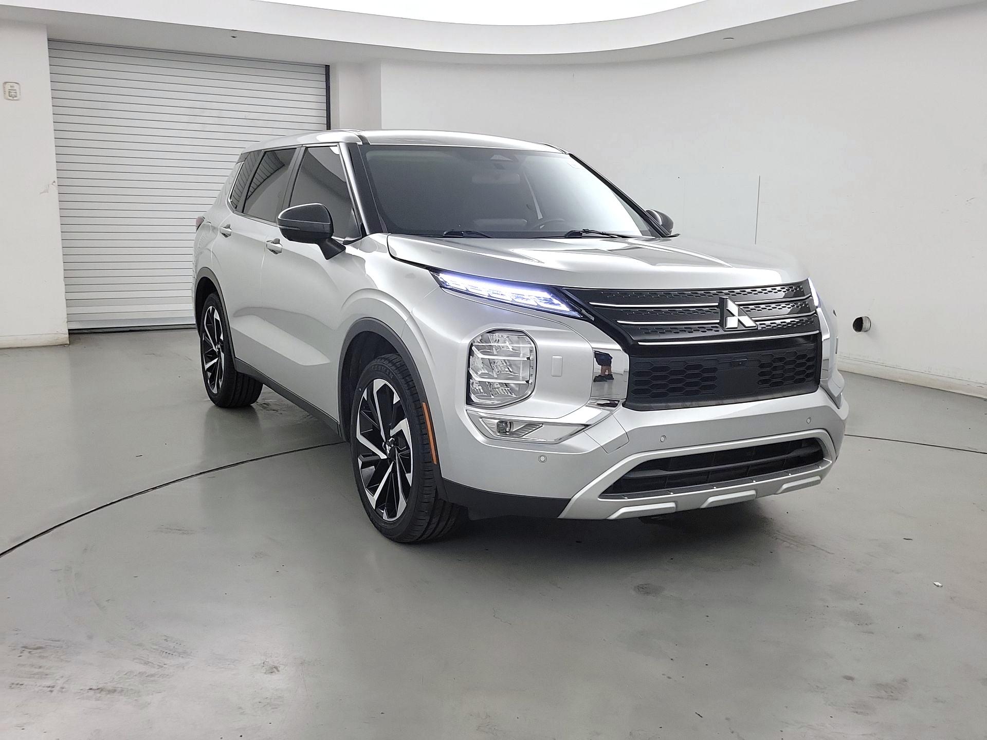 Thumbnail: 2022 Mitsubishi Outlander - 1