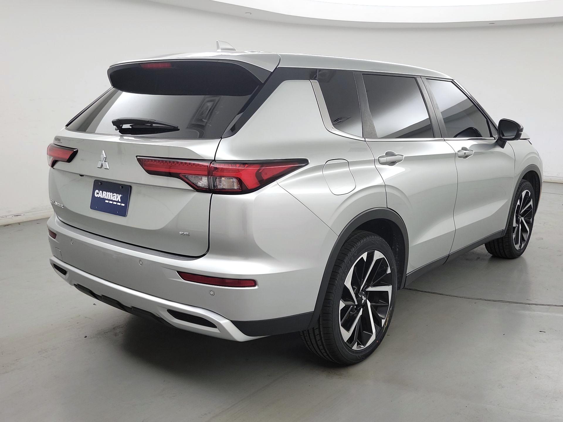 Thumbnail: 2022 Mitsubishi Outlander - 5