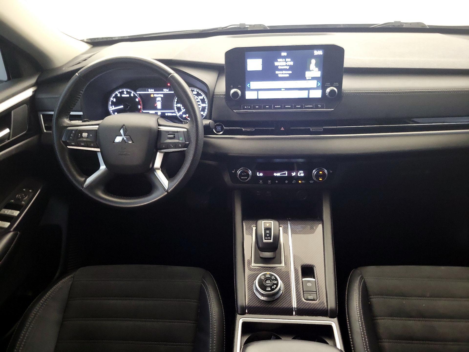 Thumbnail: 2022 Mitsubishi Outlander - 8