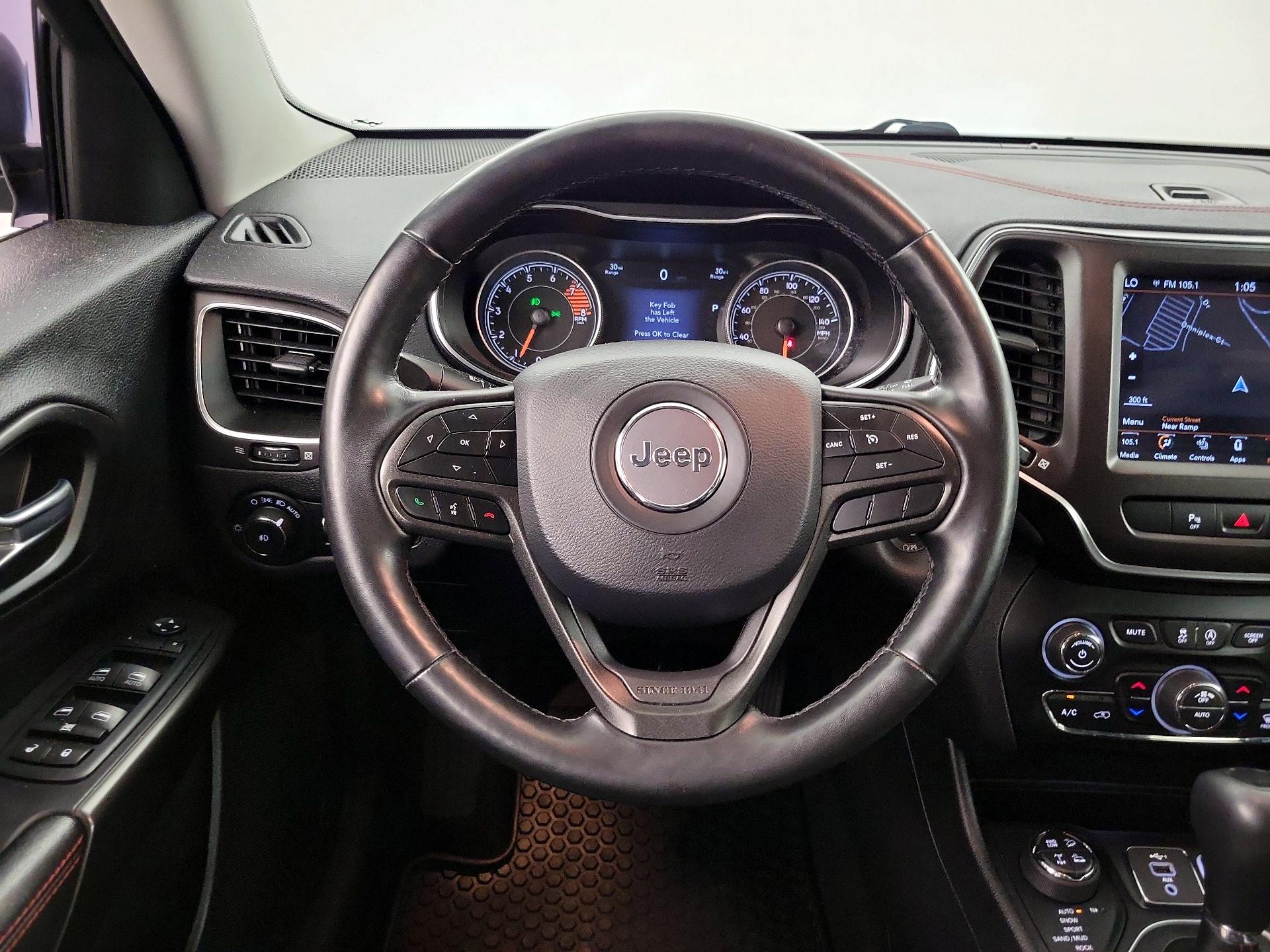 Thumbnail: 2020 Jeep Cherokee - 10