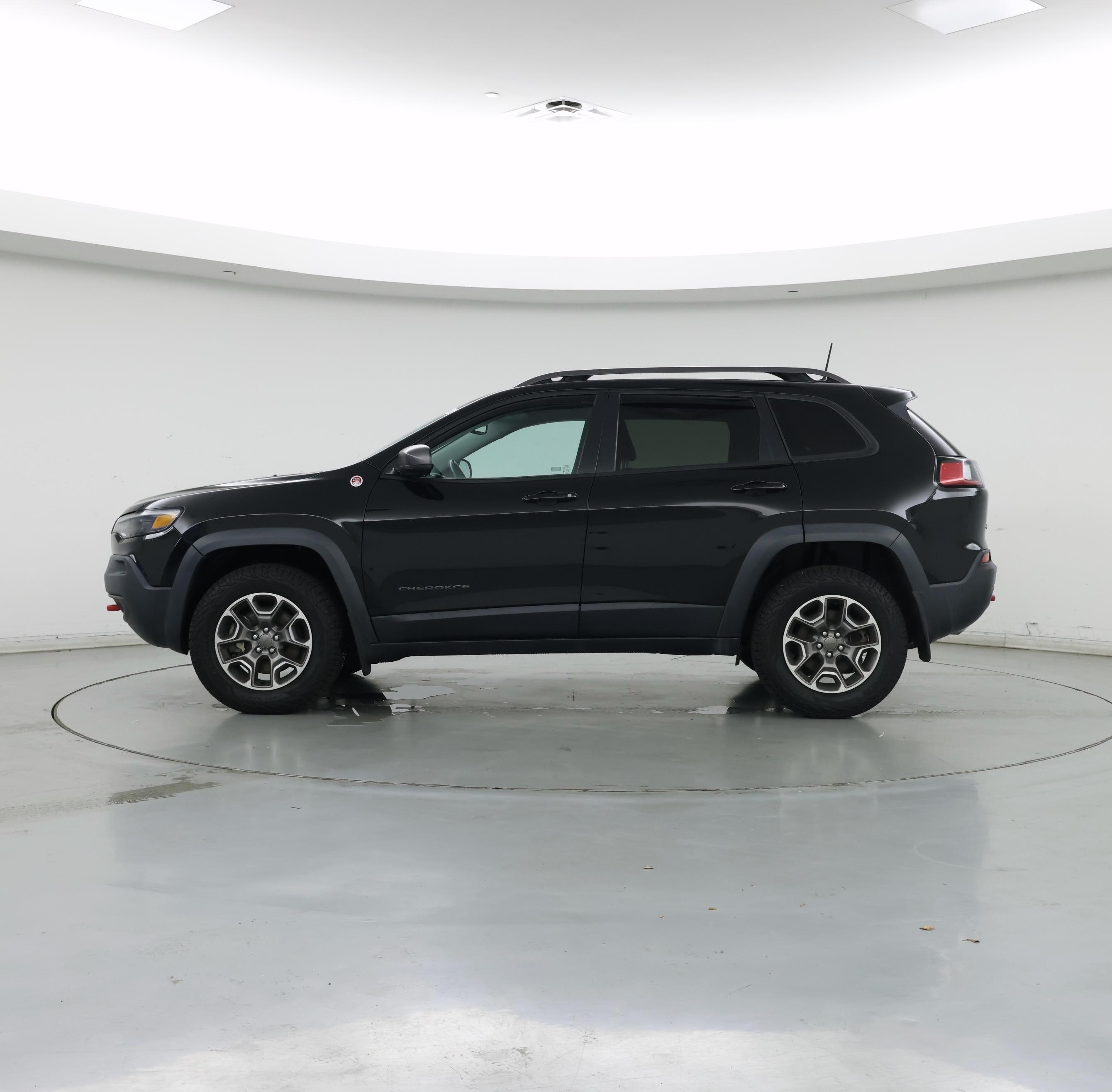 Thumbnail: 2020 Jeep Cherokee - 3