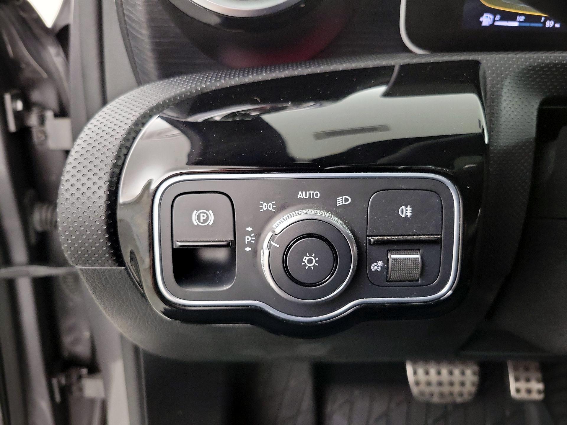 Thumbnail: 2020 Mercedes-Benz A-Class - 13