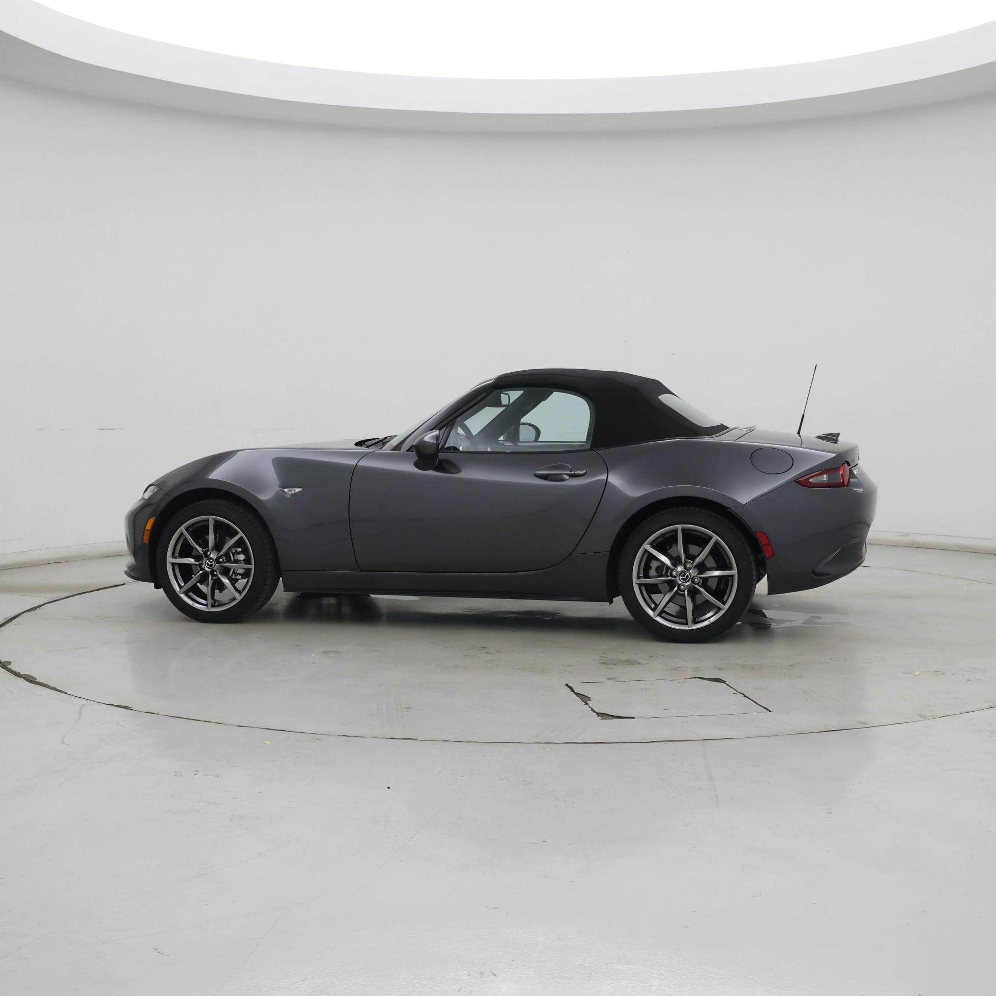 Thumbnail: 2023 Mazda MX-5 Miata - 3