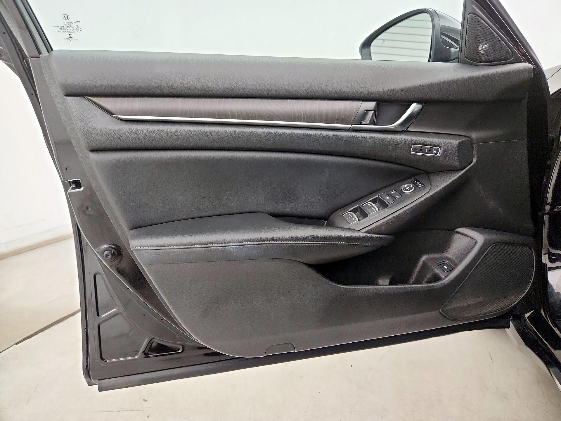 Thumbnail: 2018 Honda Accord - 12