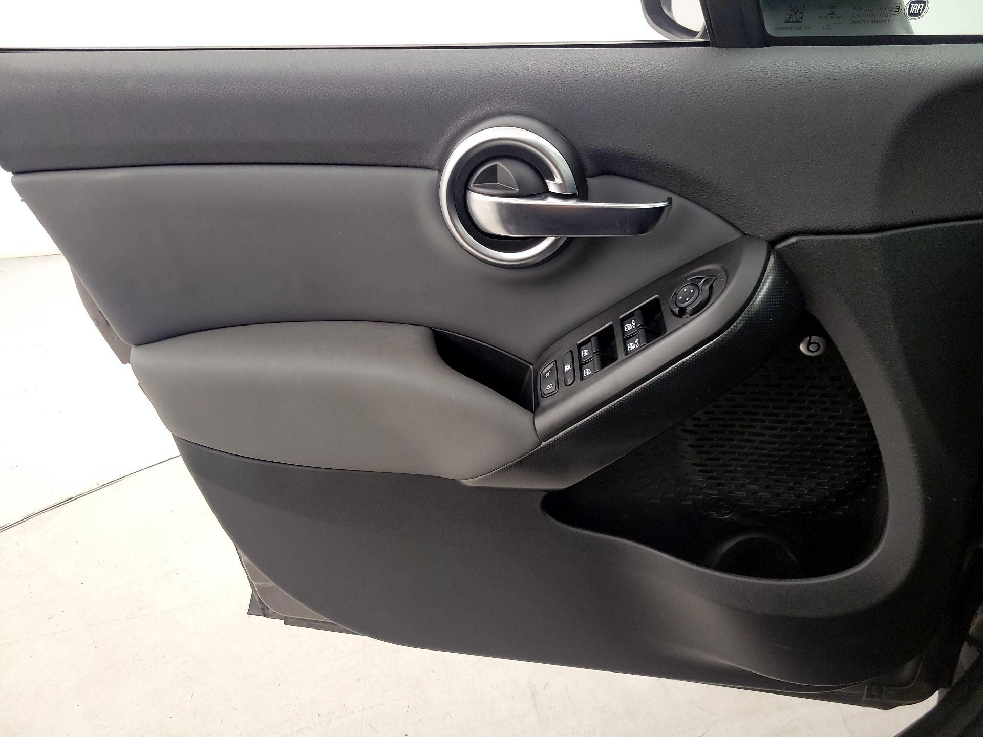 Thumbnail: 2016 Fiat 500X - 12