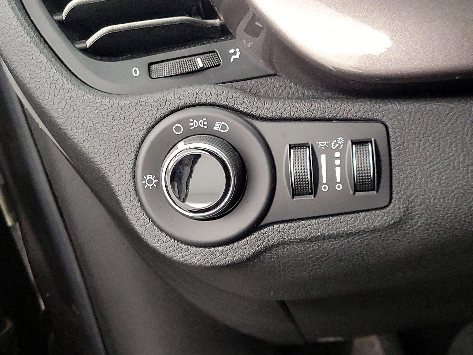 Thumbnail: 2016 Fiat 500X - 13