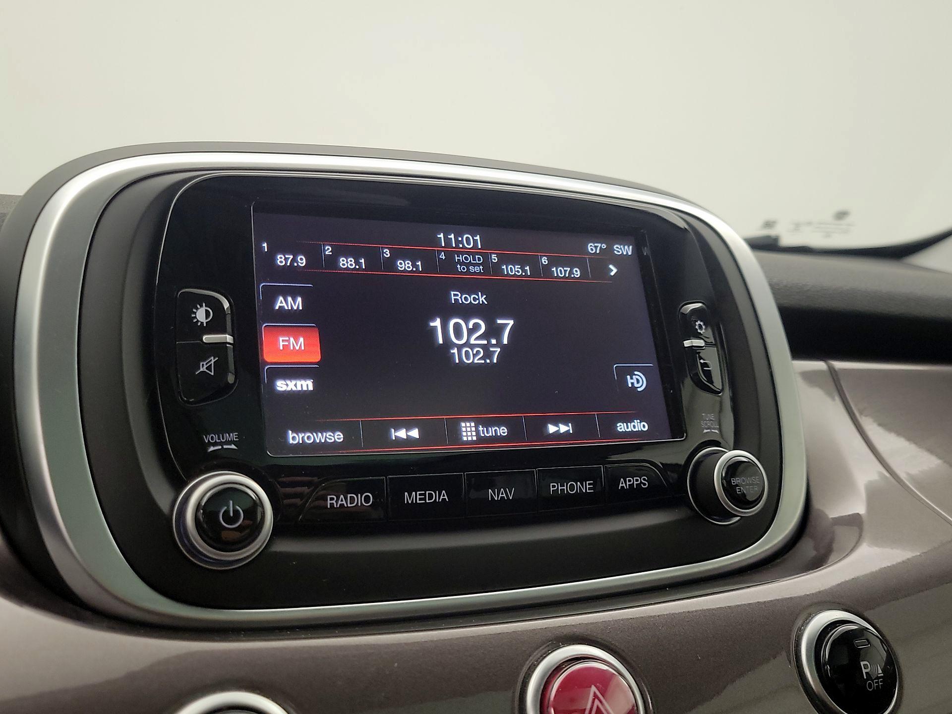Thumbnail: 2016 Fiat 500X - 16
