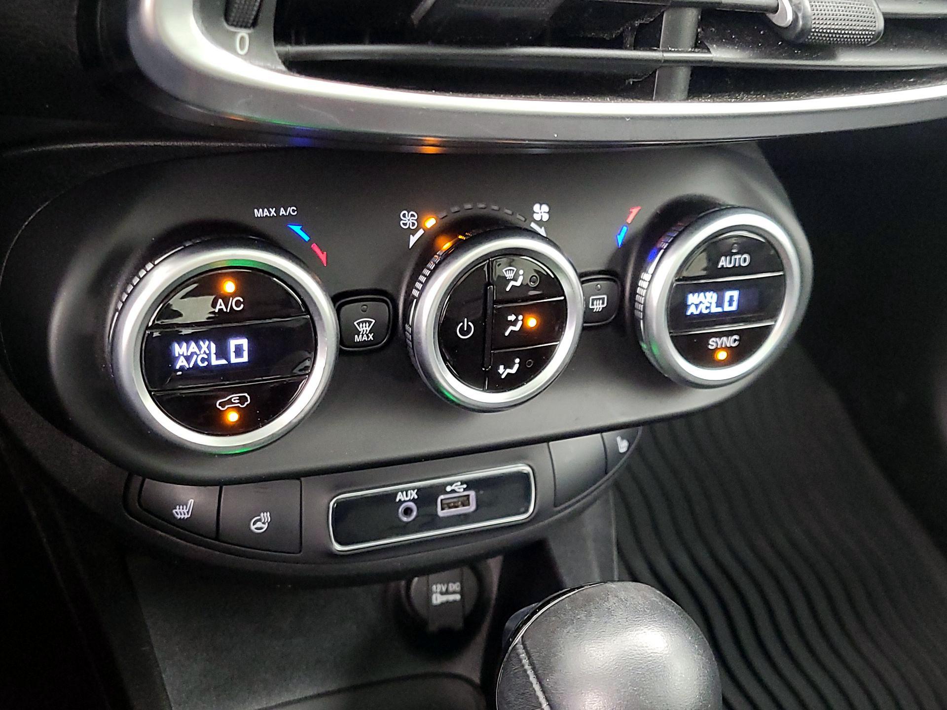 Thumbnail: 2016 Fiat 500X - 17